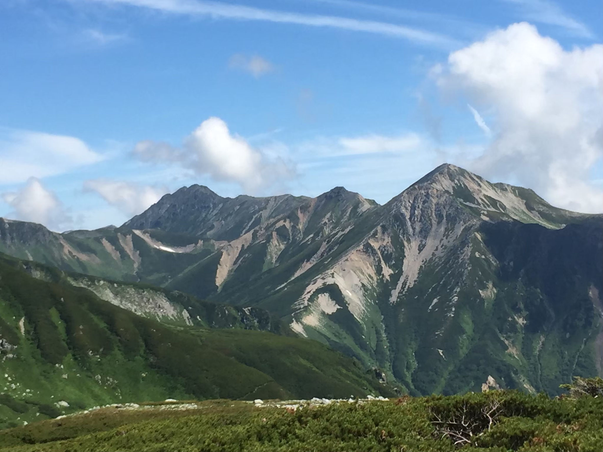 鷲羽岳　奥には水晶岳