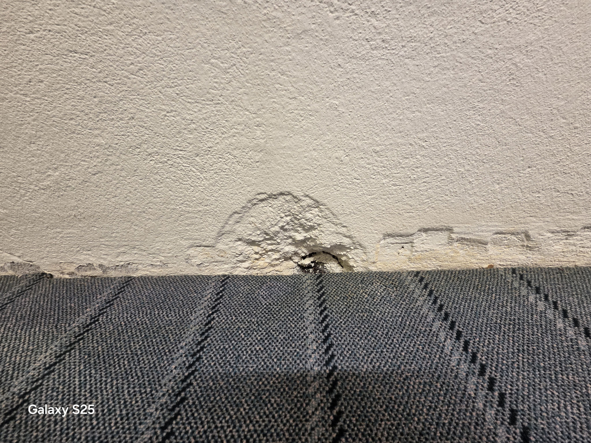 Vorher, Loch in der Wand