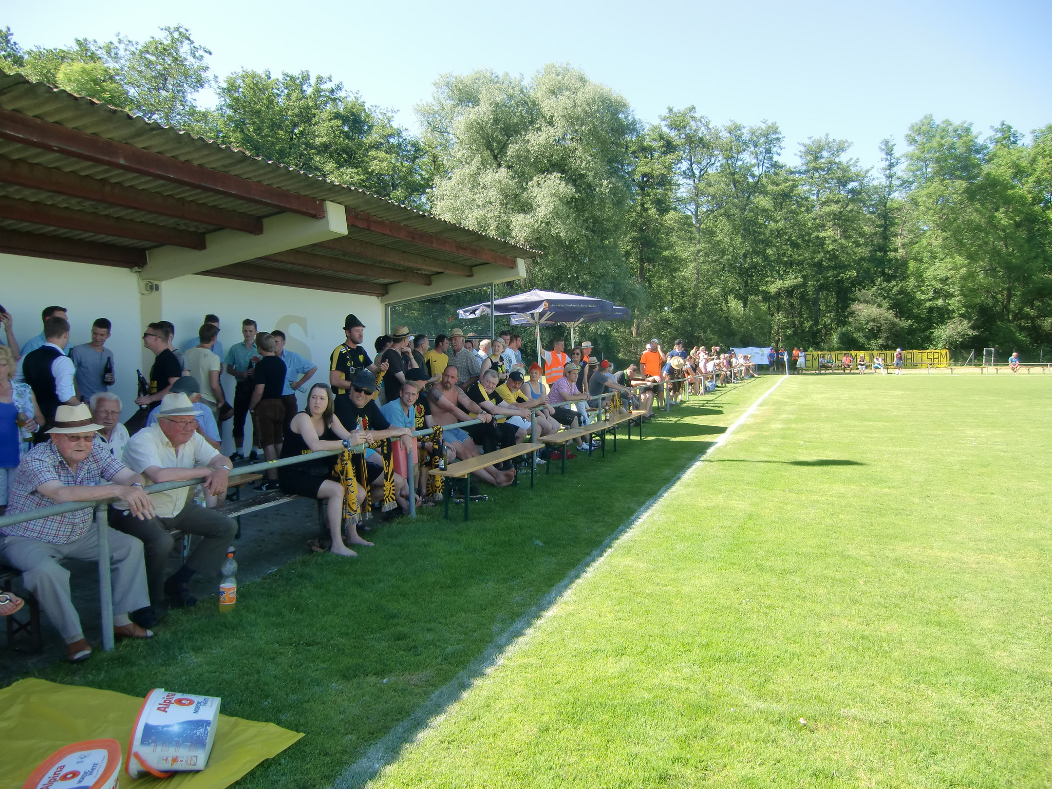 Die Fanmeile ist besetzt