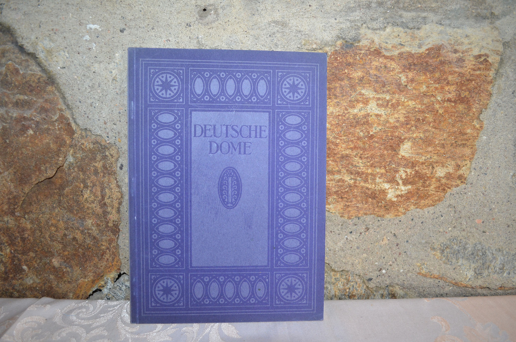 Buch mit 64 Seiten von 1924. Deutsche Dome im Mittelalter. Top Zustand. Preis: 3,90 €