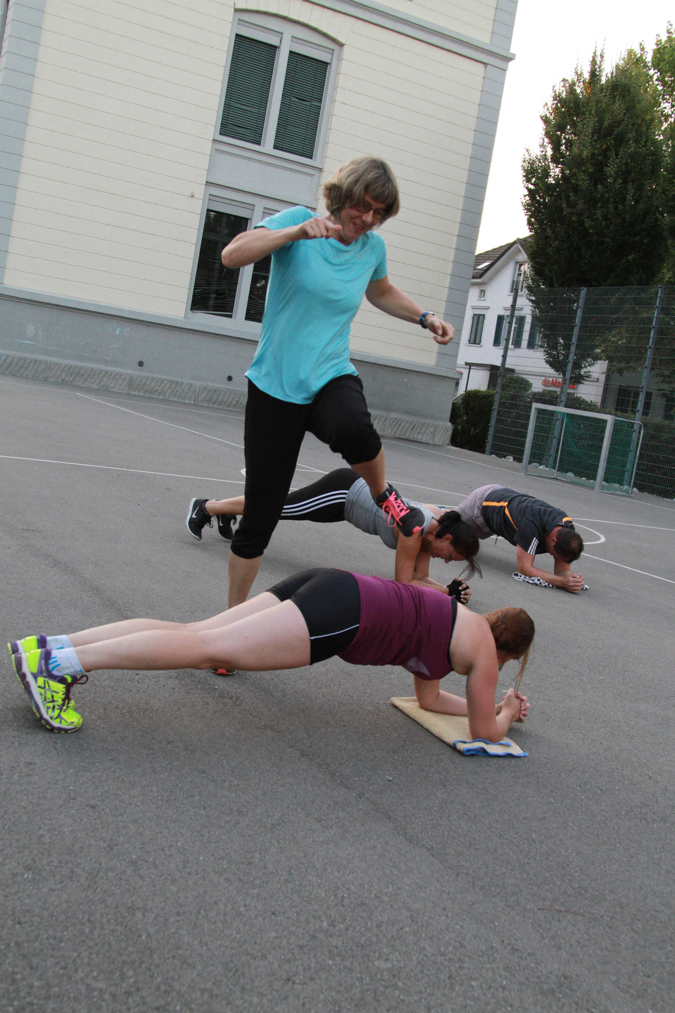 Gruppentraining, Bewegung, Ausdauer, Krafttraining