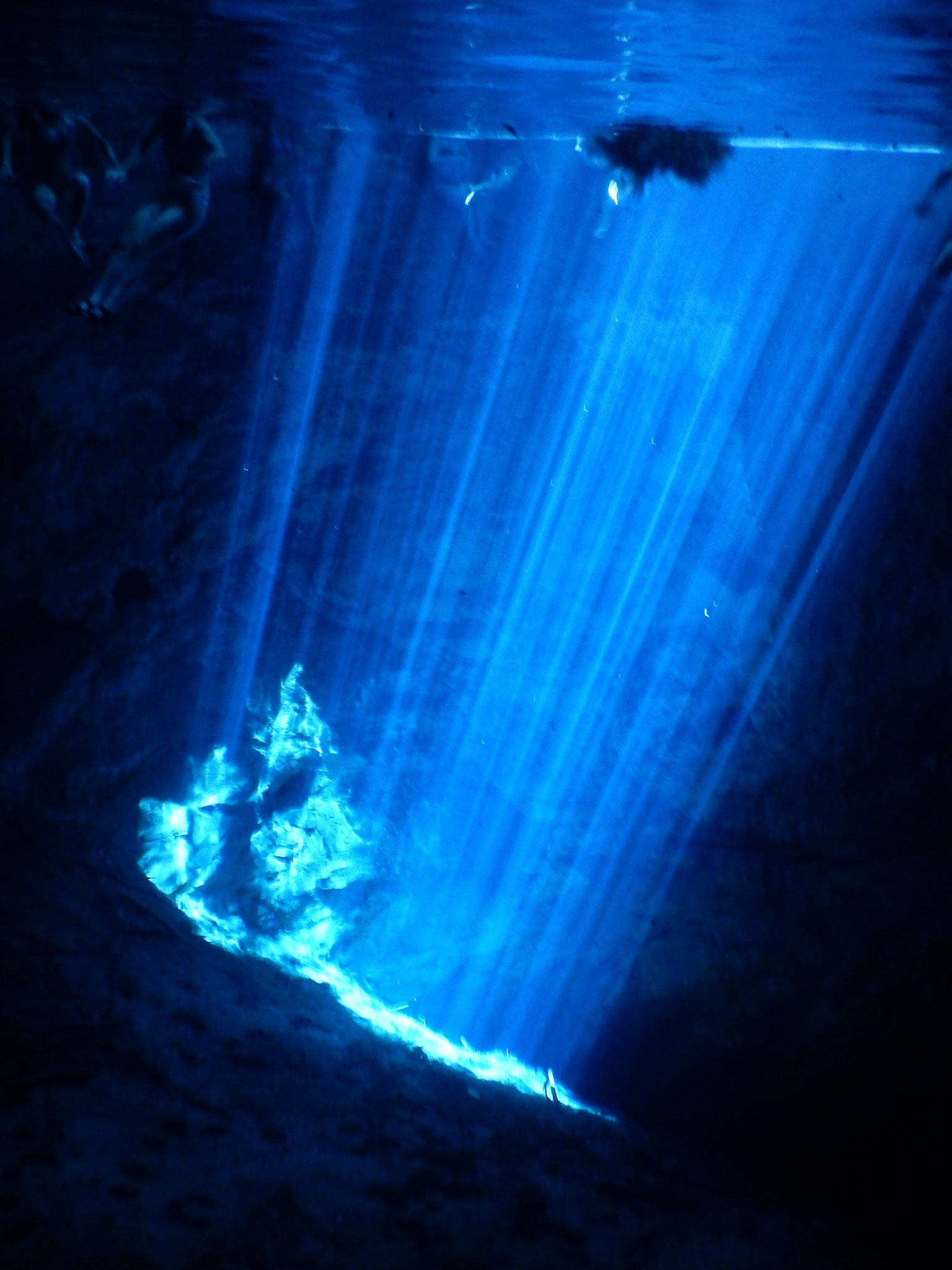 Sun rays in Cenote