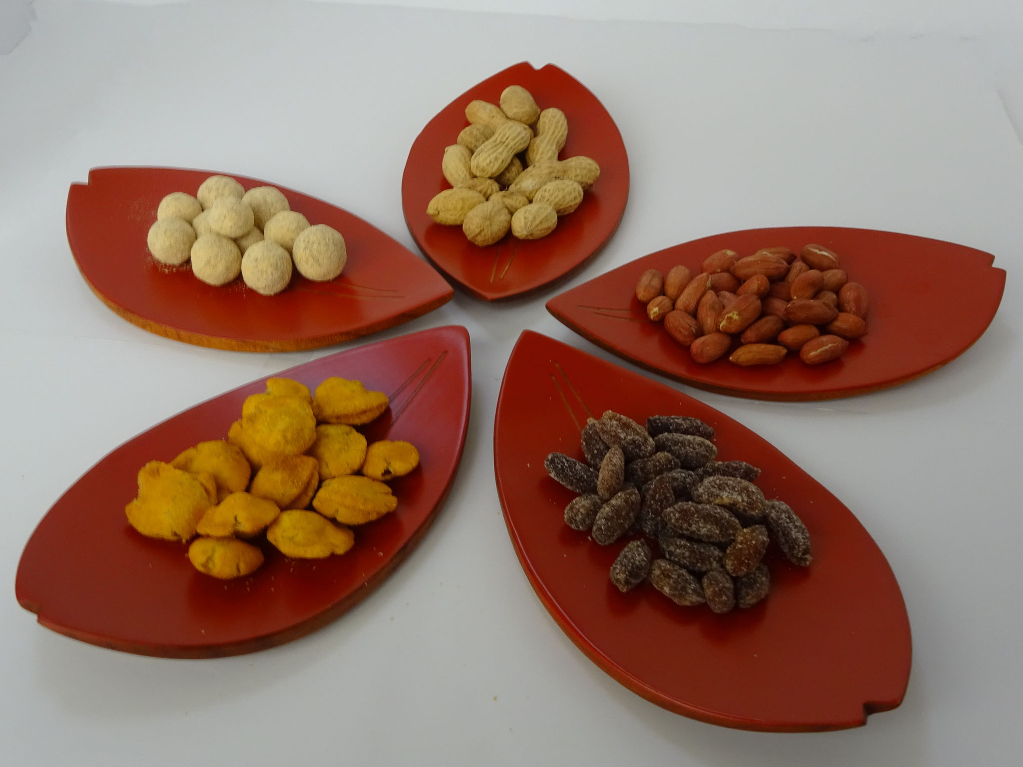 カラ付き落花生」「素煎・味付落花生」の製造販売、ピーナツ カラ付き落花生」「素煎・味付落花生」の製造販売、ピーナツ