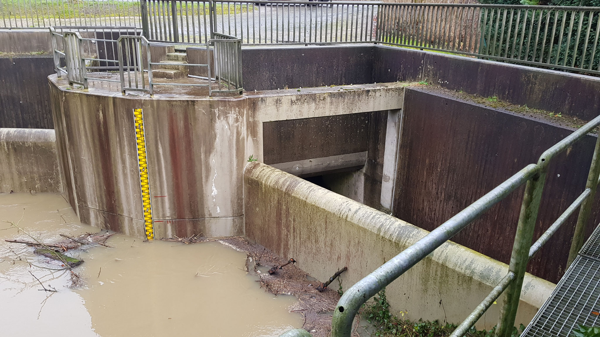 Auslaufbauwerk bei höheren Wasserständen