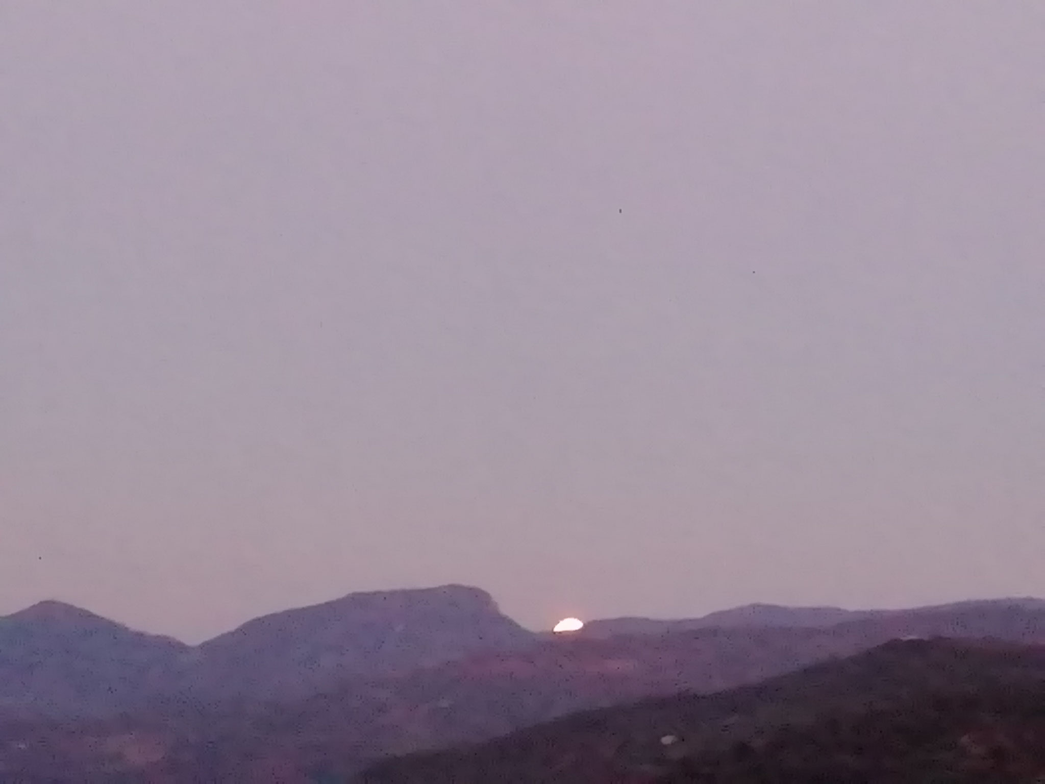 Mond-Untergang am frühen Morgen!