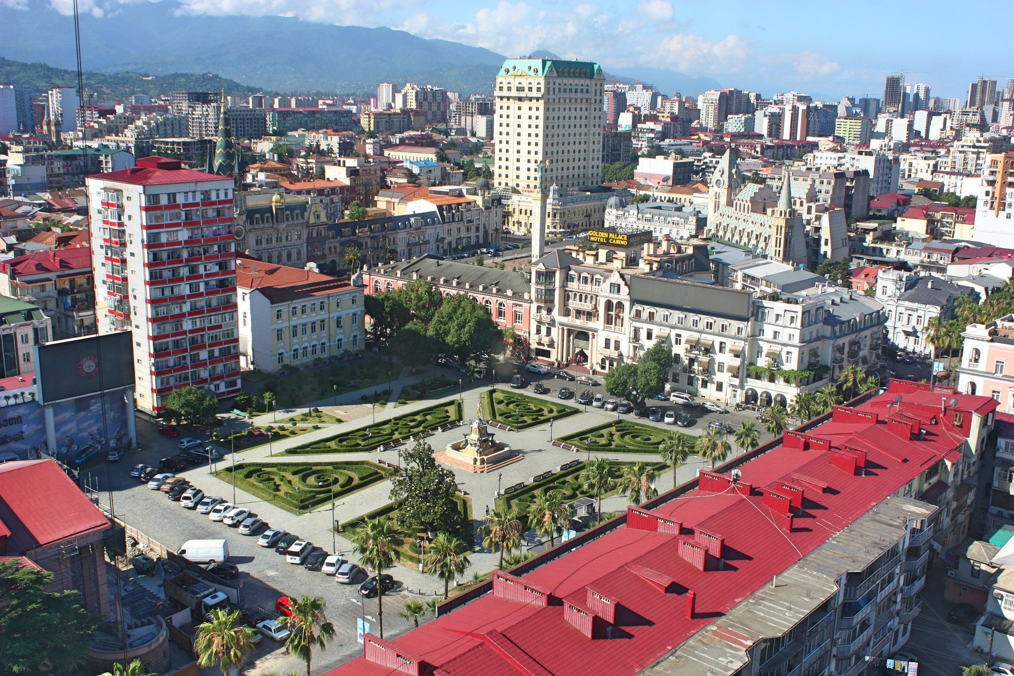(с) Дамир Байманов. Батуми - экономический и туристический центр Грузии.