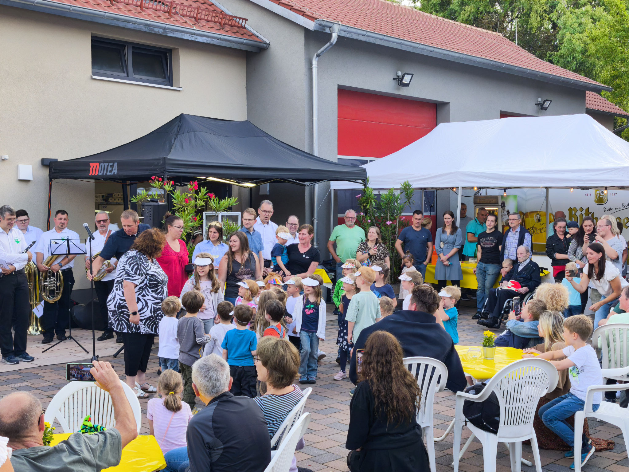 Musikalische Einlage der KITA Roschbach