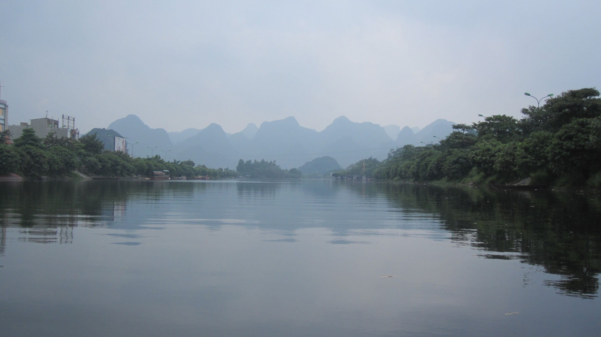 Wasserweg zu den entlegenen Tempeln in Nordvietnam
