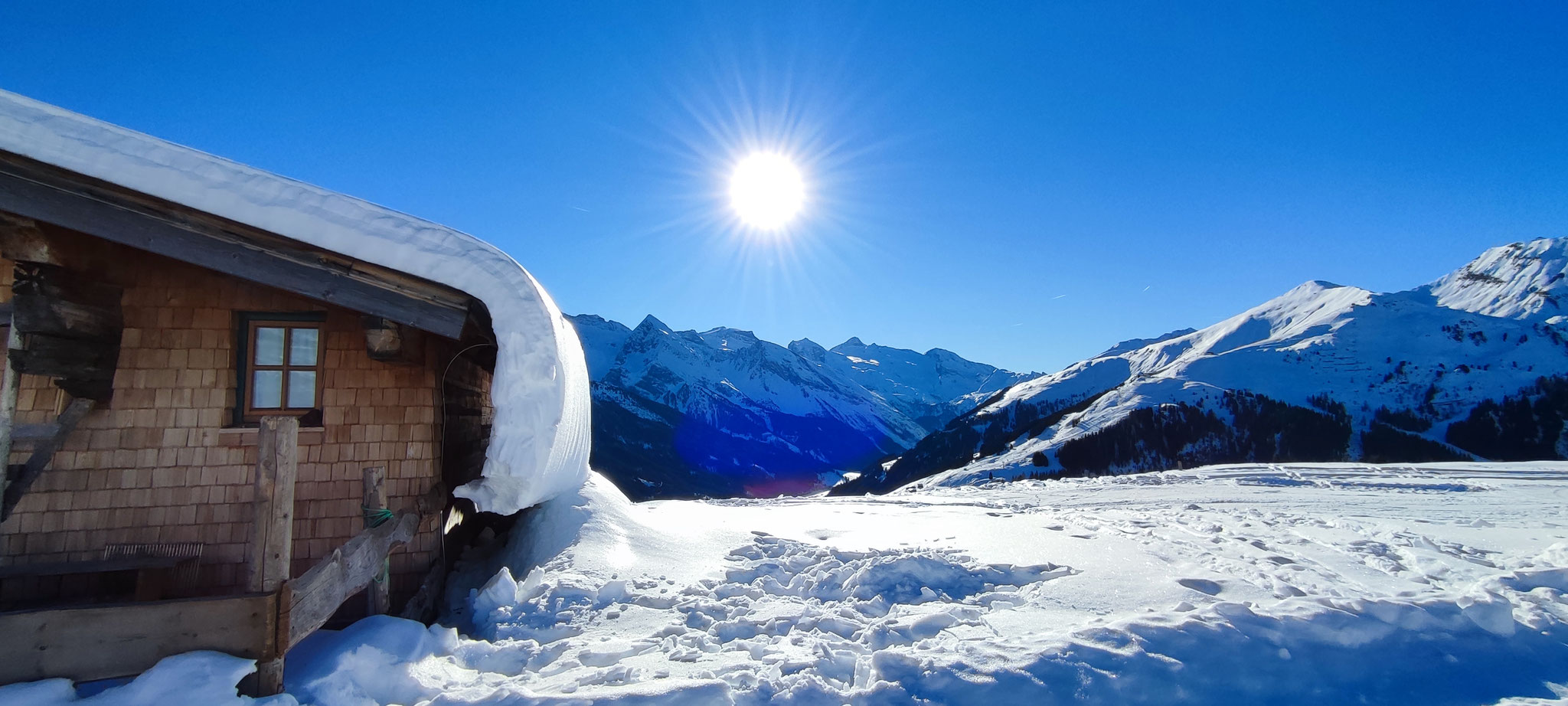 Schnee und Berge in Tux