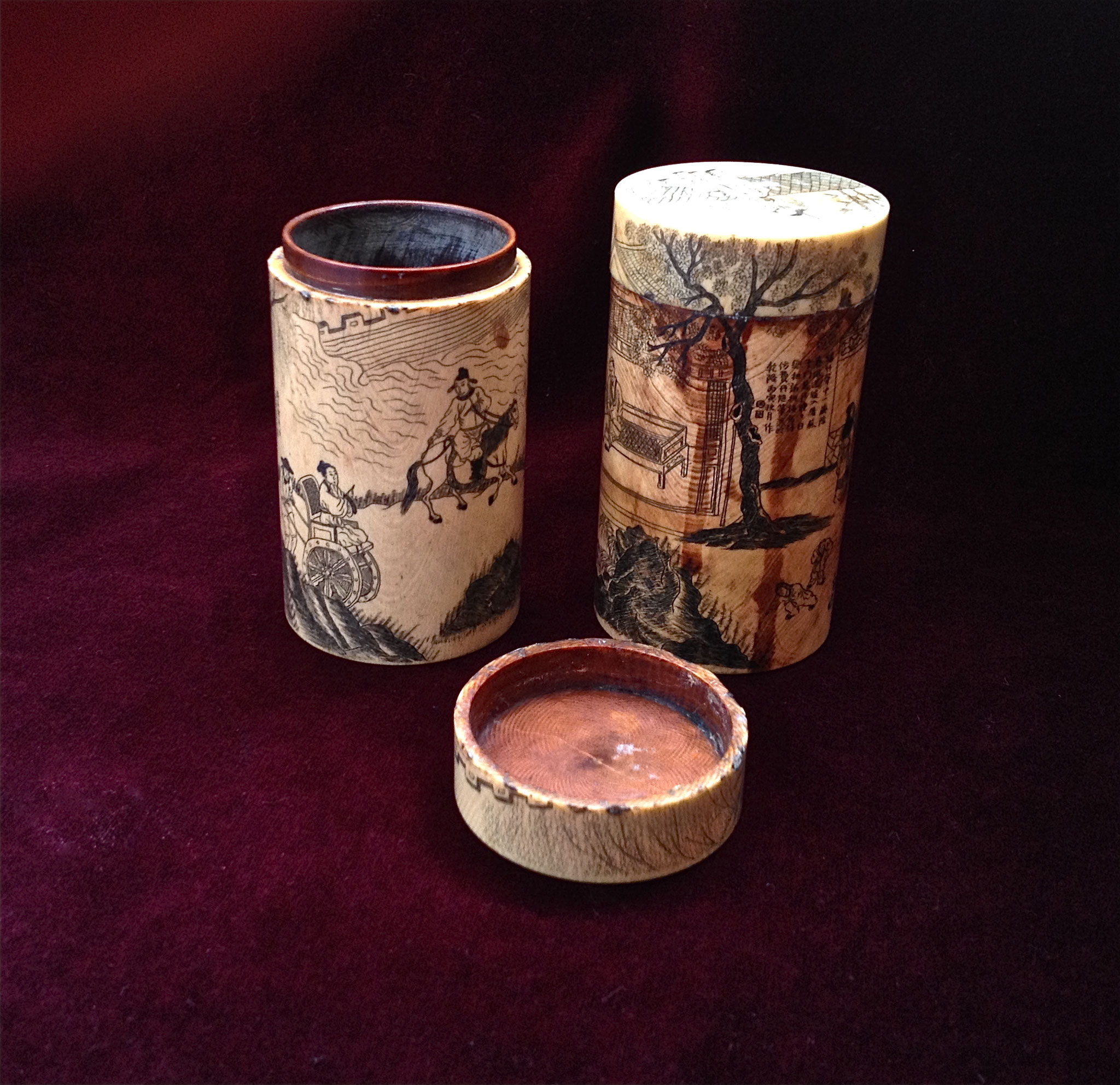 Pair of ivory opium boxes (–> Boîtes)