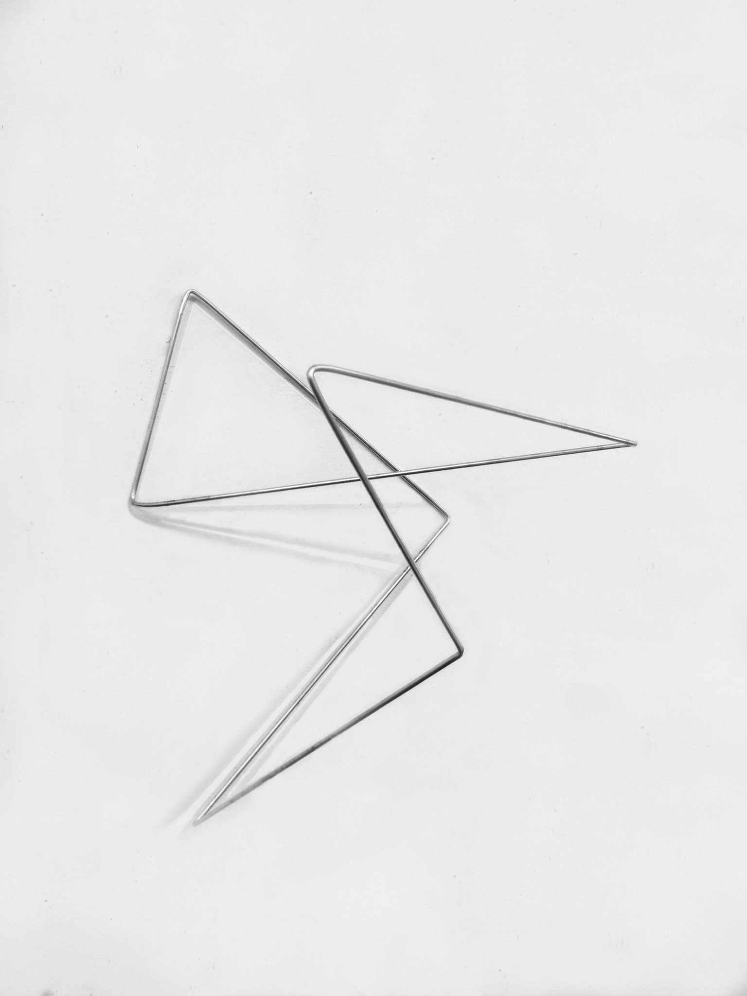 folded lines 04, 2019, Aluminiumstab, circa 65 x 60 x 45 cm