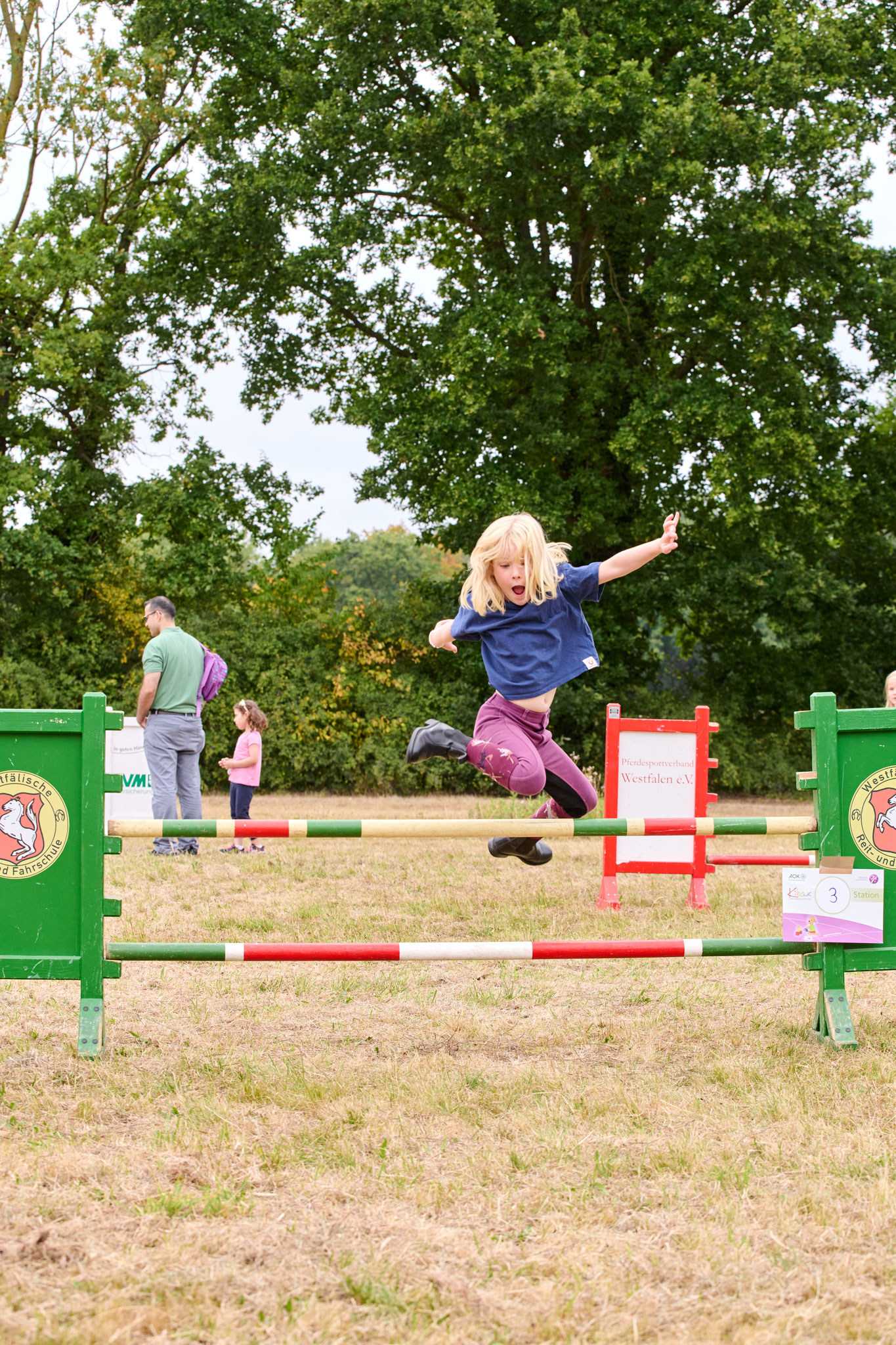 Hobby-Horsing im Rahmen des Familientages