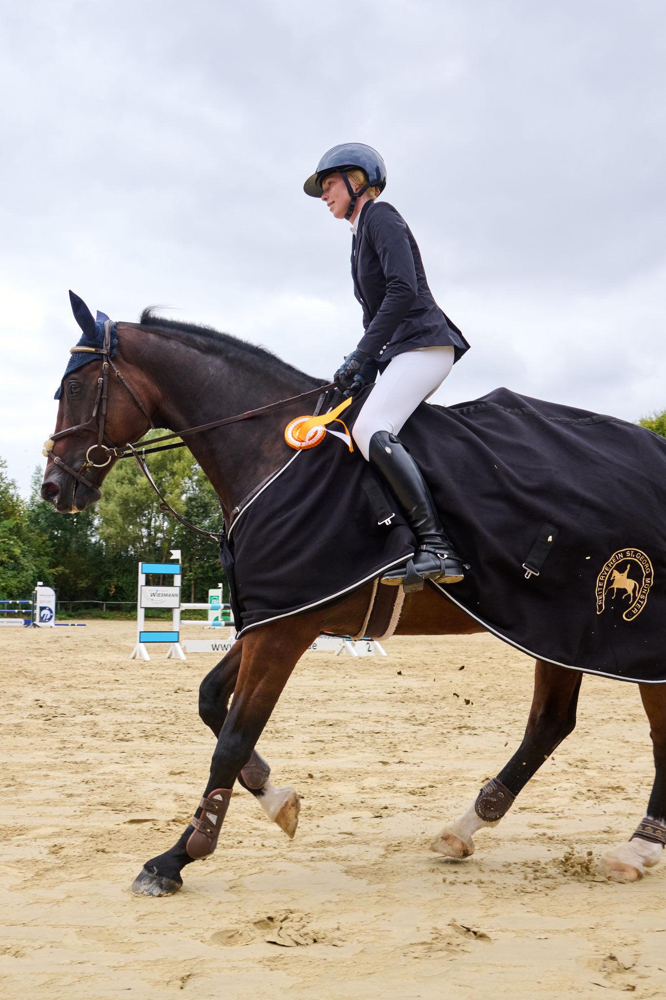 Andrea Hoppe, Siegerin im Preis des Herrn Janne van Bentem auf der Ehrenrunde