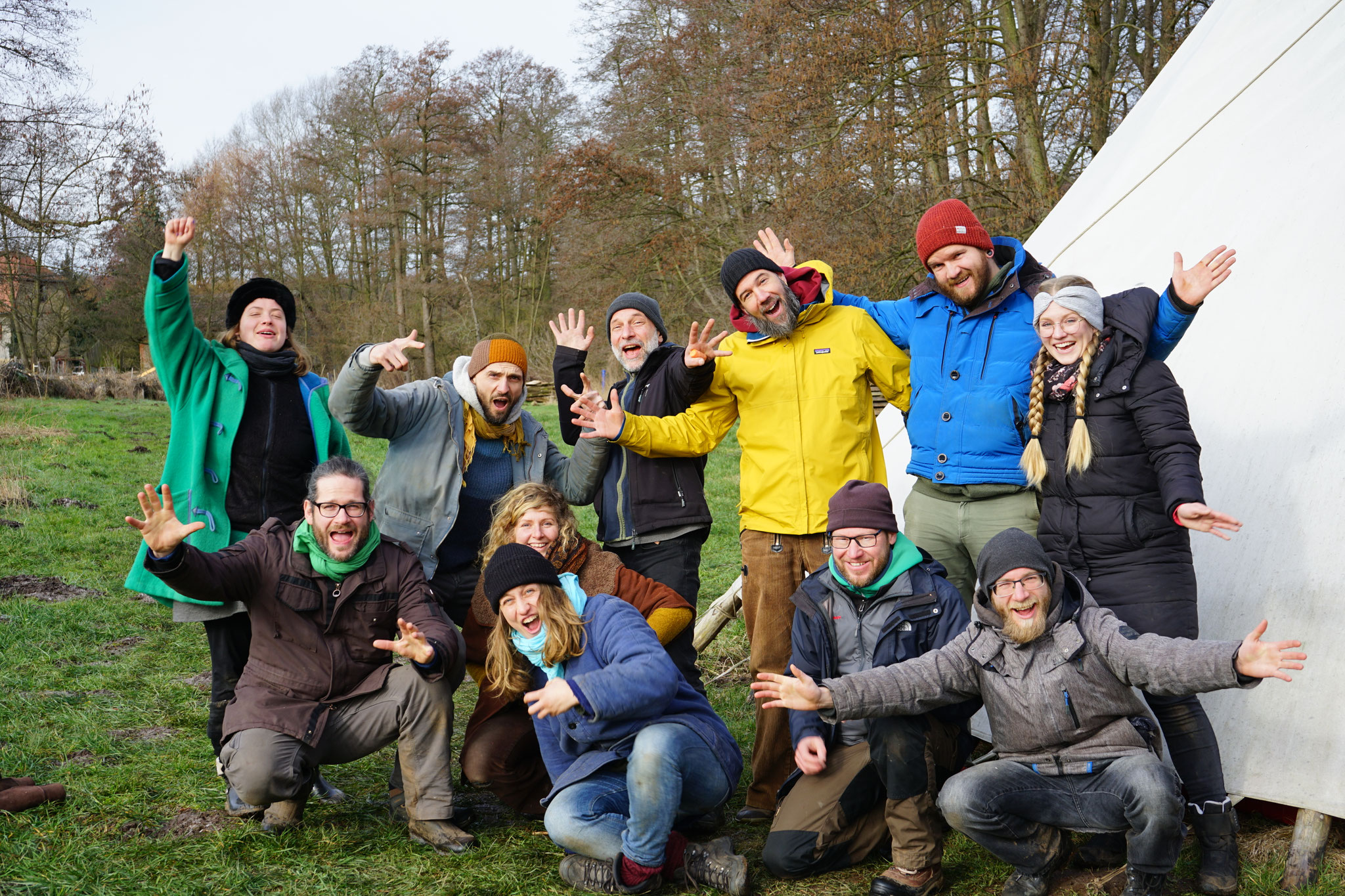 Wildwechsel 2: Gruppenfoto am Tipi (Impressionen 4)