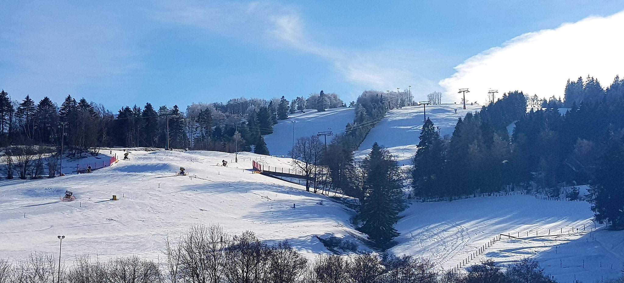 Ausblick auf den Köhlerhagen am Ettelsbert mit dem Sessellift K1
