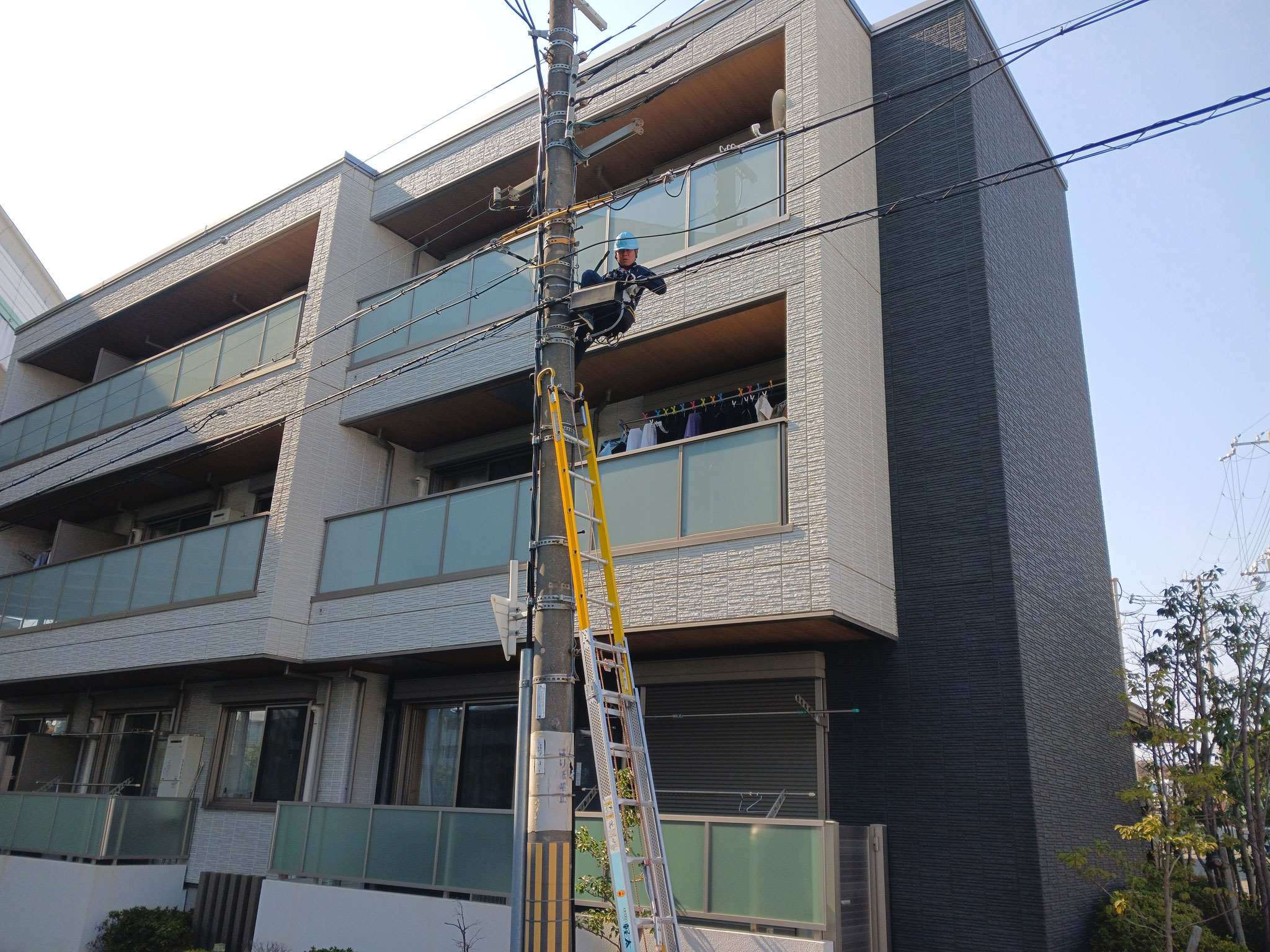 電柱での高所作業