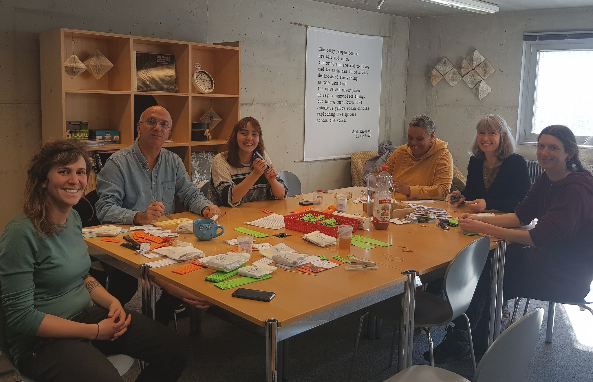 Merci à l'équipe des Jardins du Satellite pour l'aide au portionnage de la grainothèque 2022!