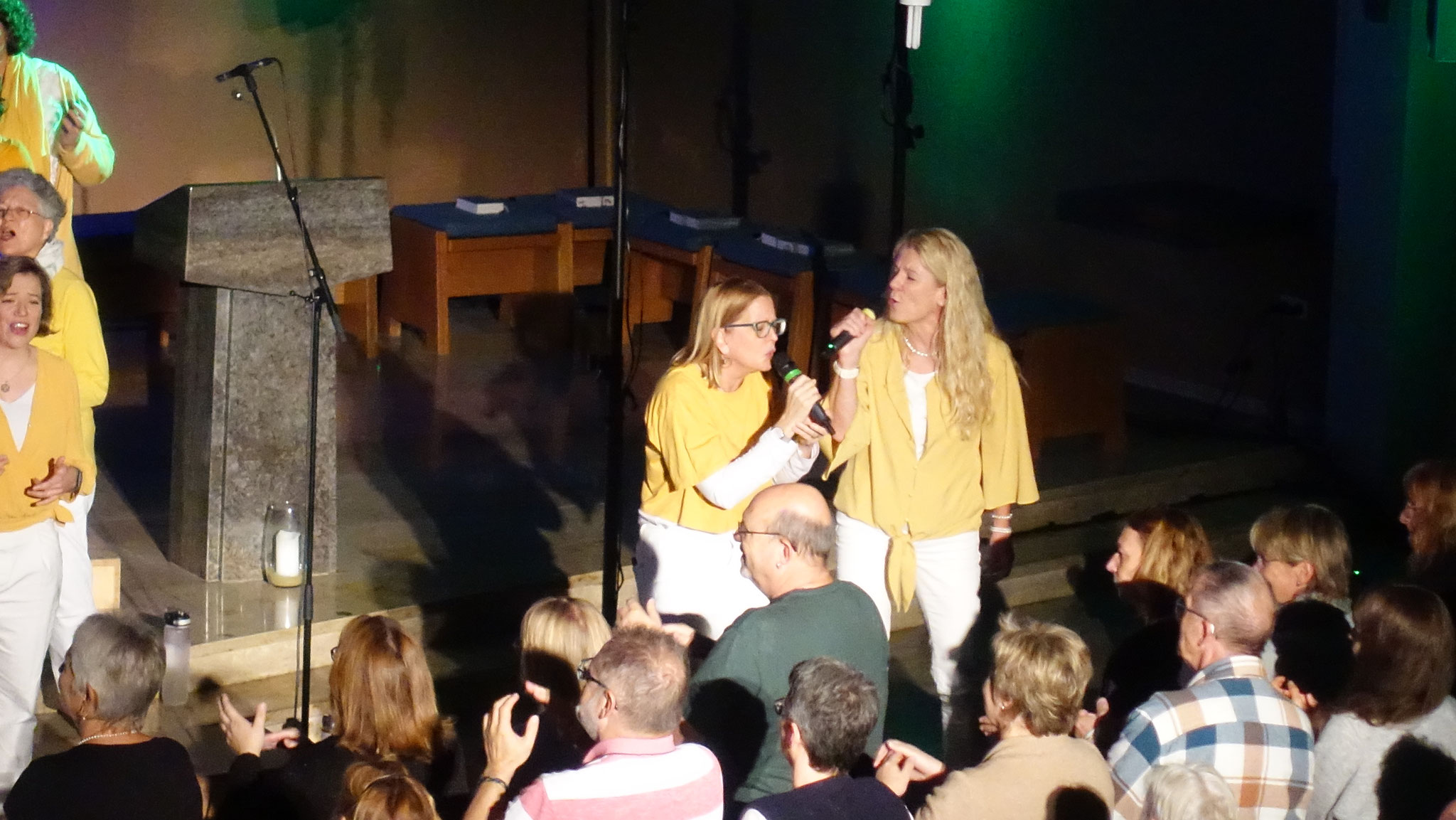 Put Your Hand  Solo Gesa & Renate