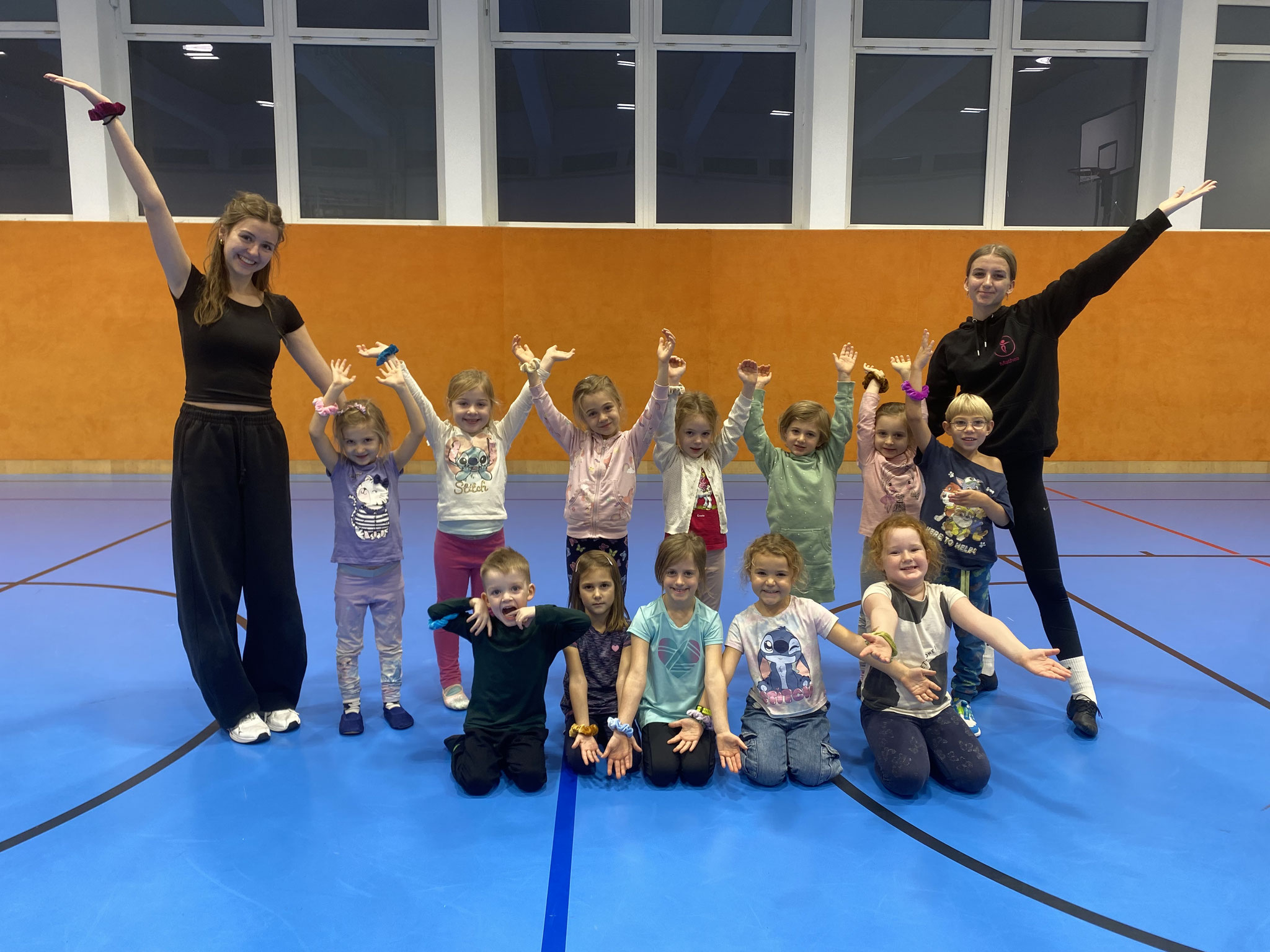 Dance Kiddies 3 - Lea & Mathea