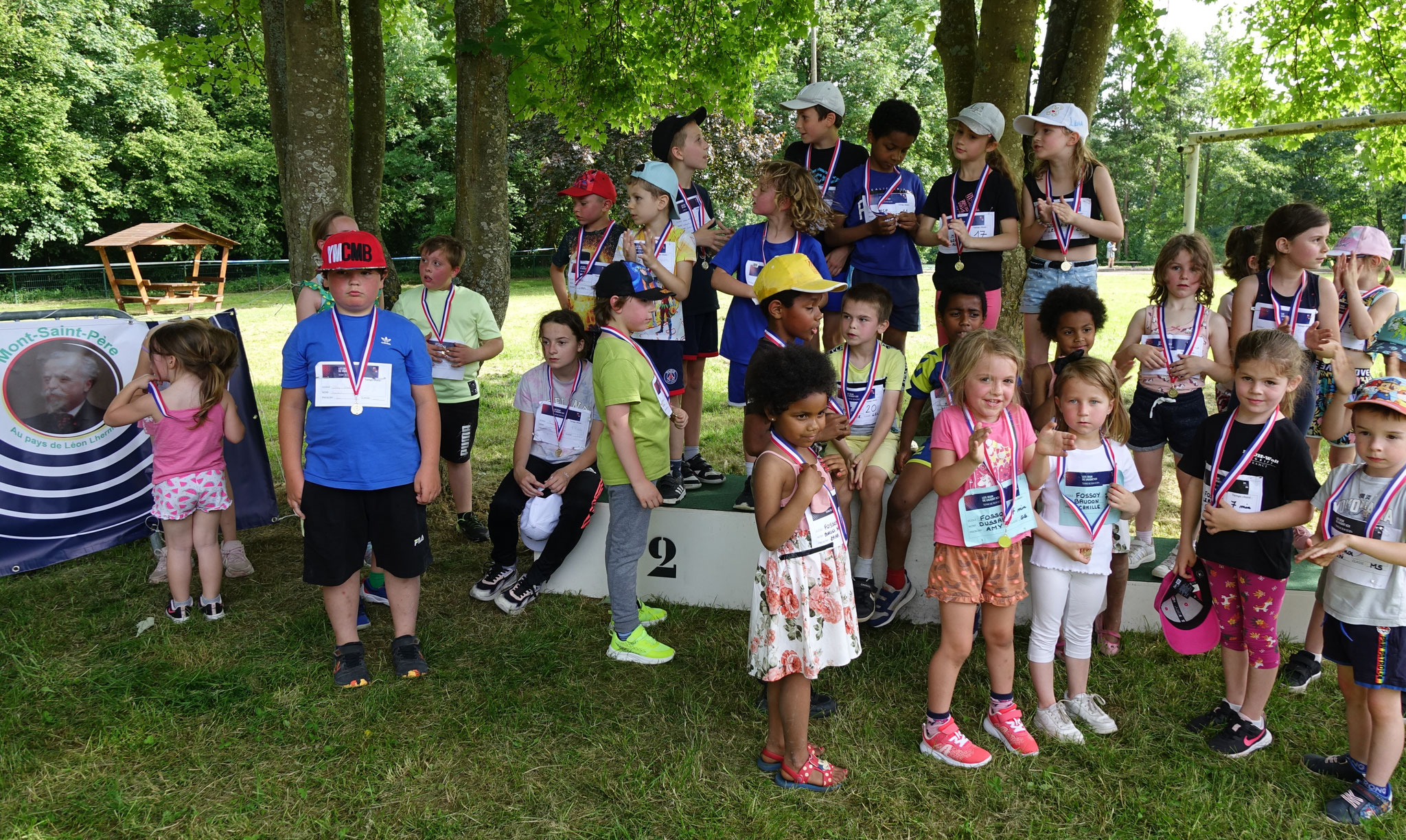 Chaque participant reçoit une médaille.