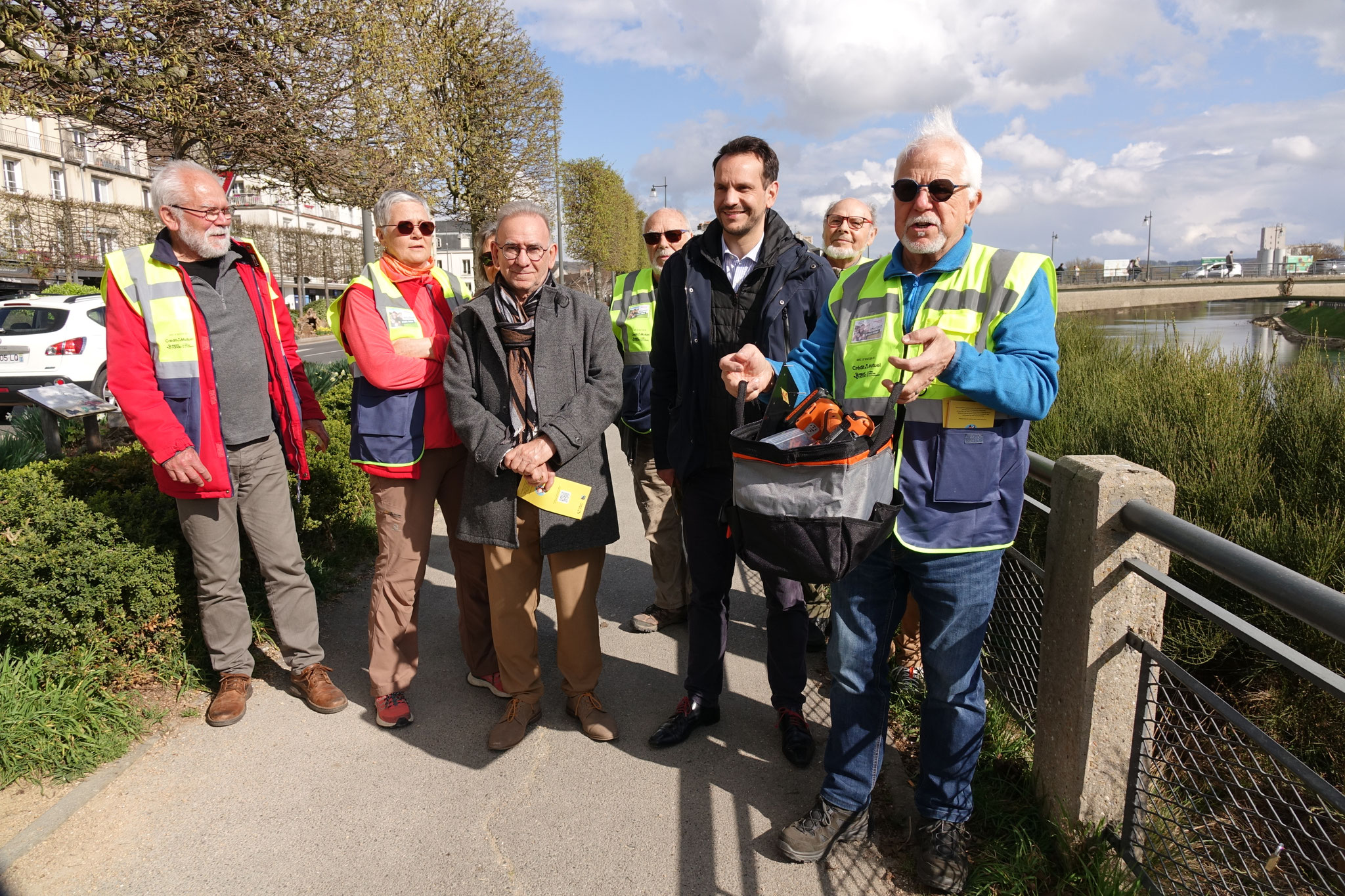 Michel Van der Putten et son sac à balisage qui va bien.