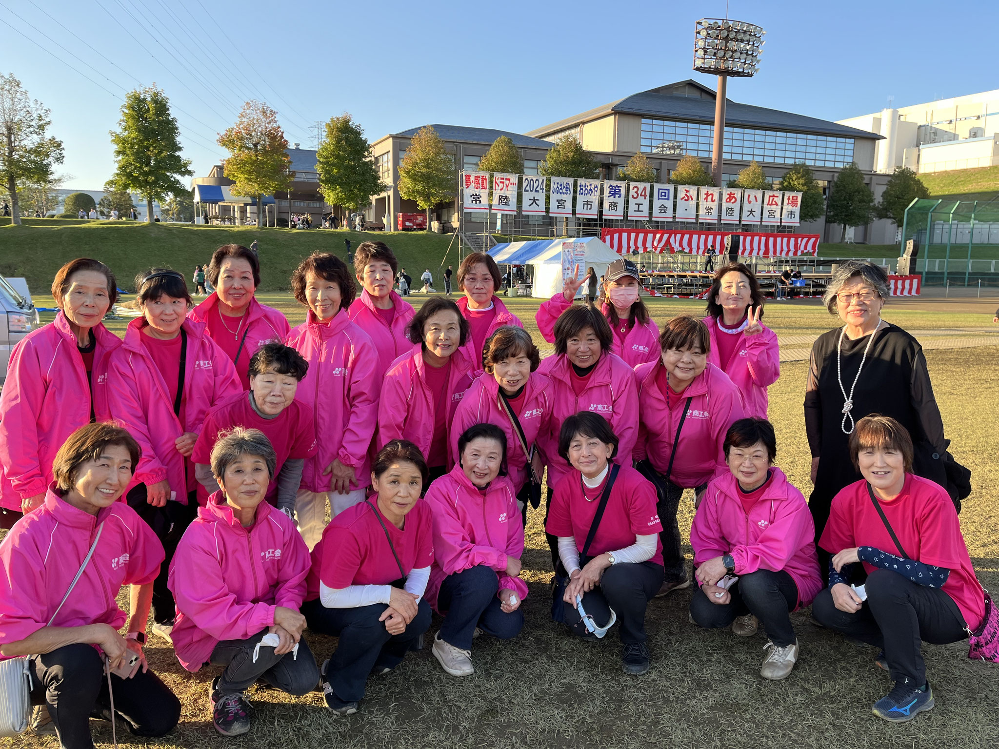 令和6年第34回のふれあい広場に、女性部として参加しました。たくさんの来場者でした。