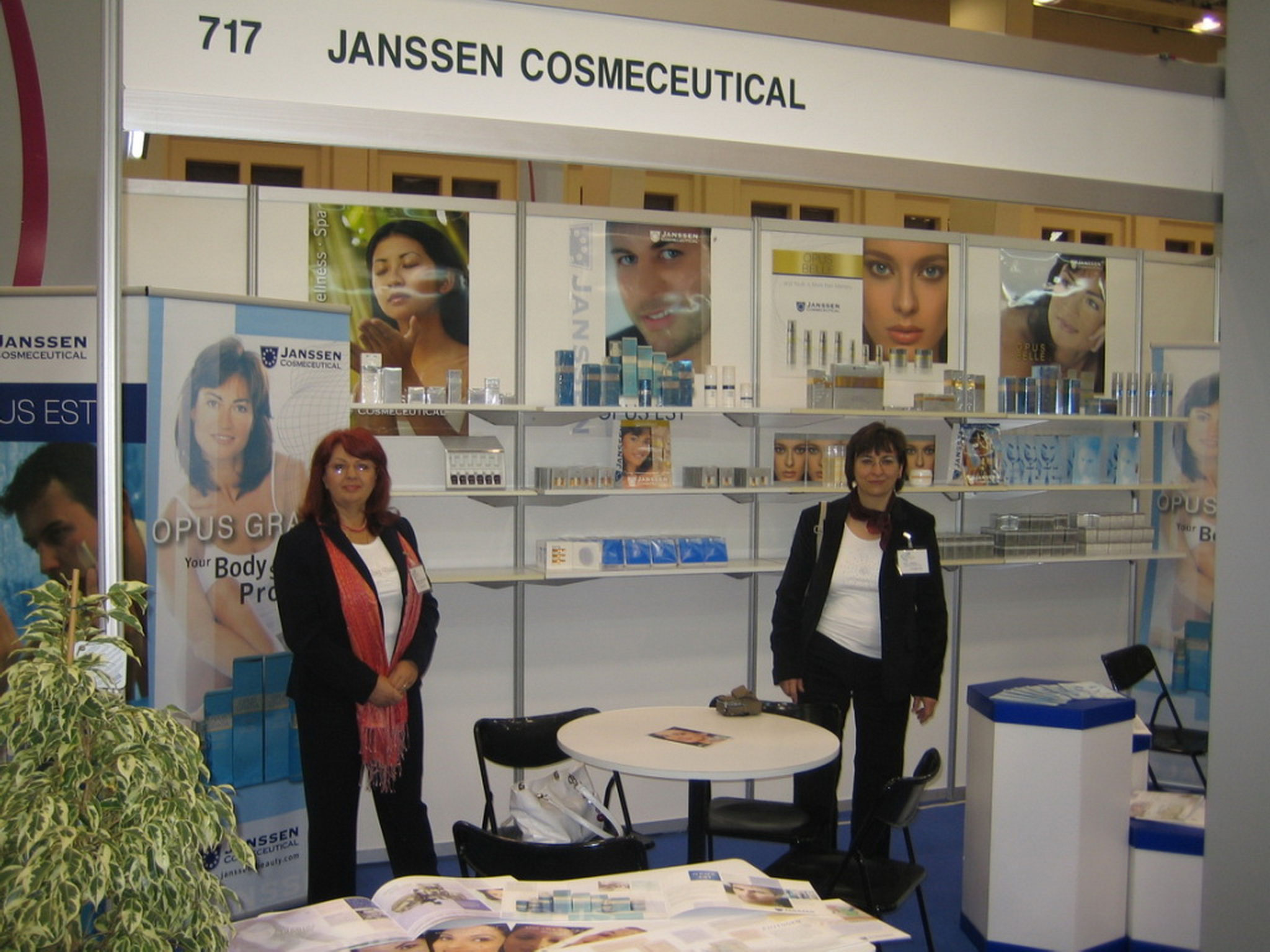 Elka and Bohumila at Bahrain Beauty 2006