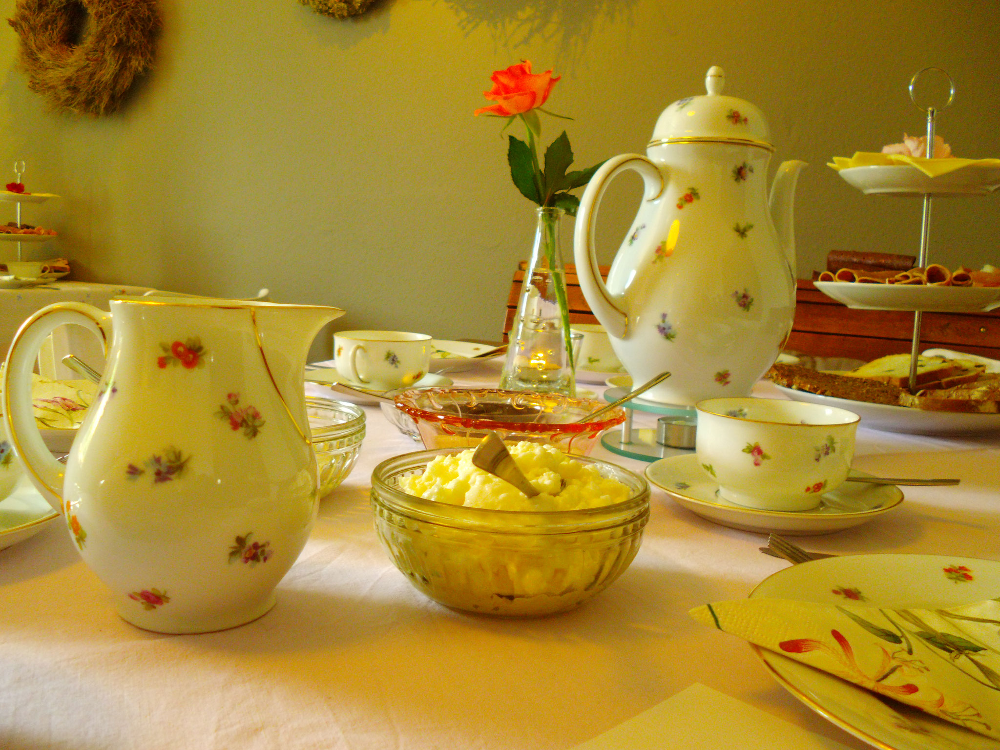 Bergische Kaffeetafel kraeutercafes Webseite! Bergische Kaffeetafel kraeutercafes Webseite!