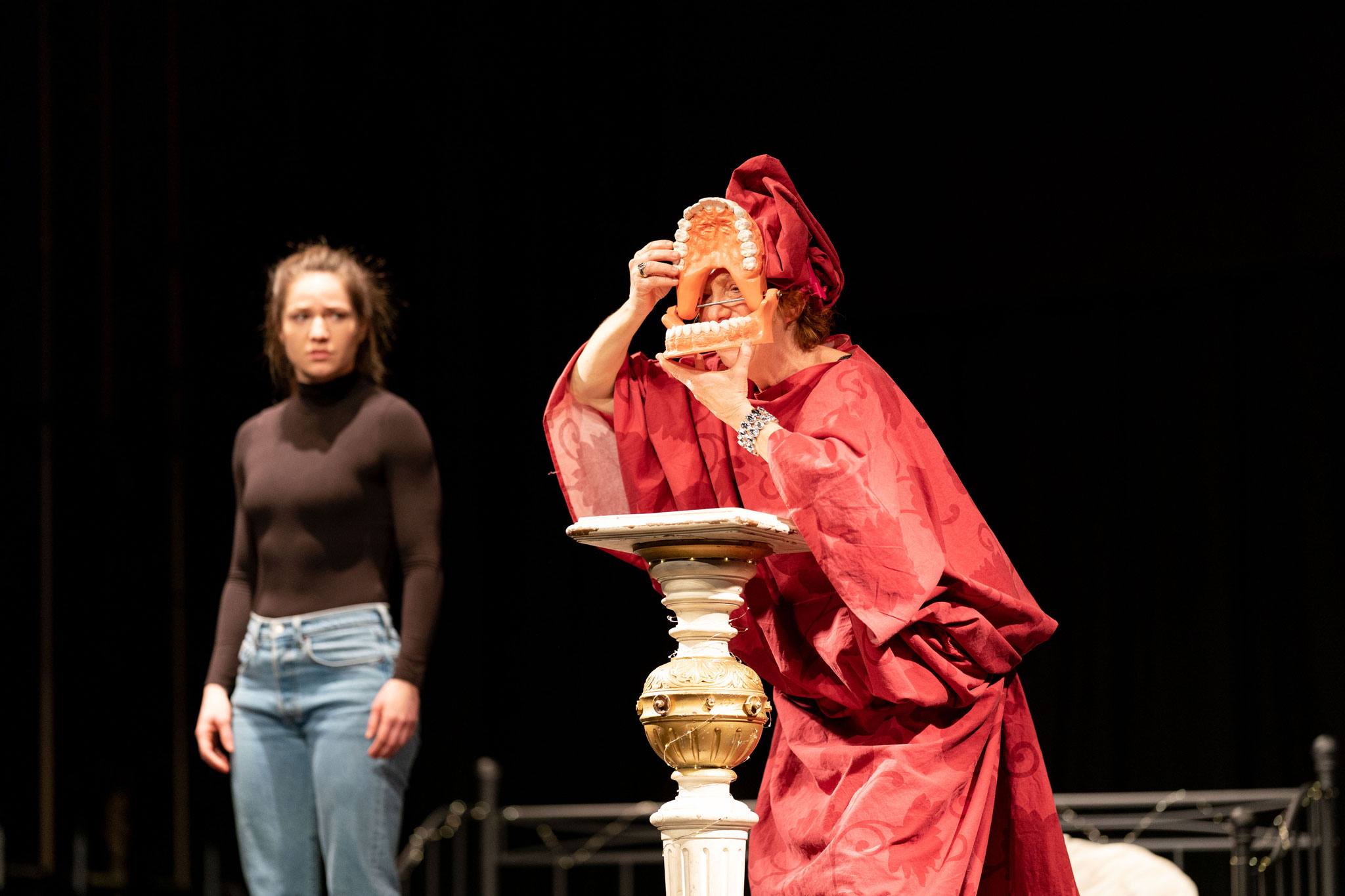 Donna Annas Gebiss/Foto Paul Pressberger mit Maria Astl