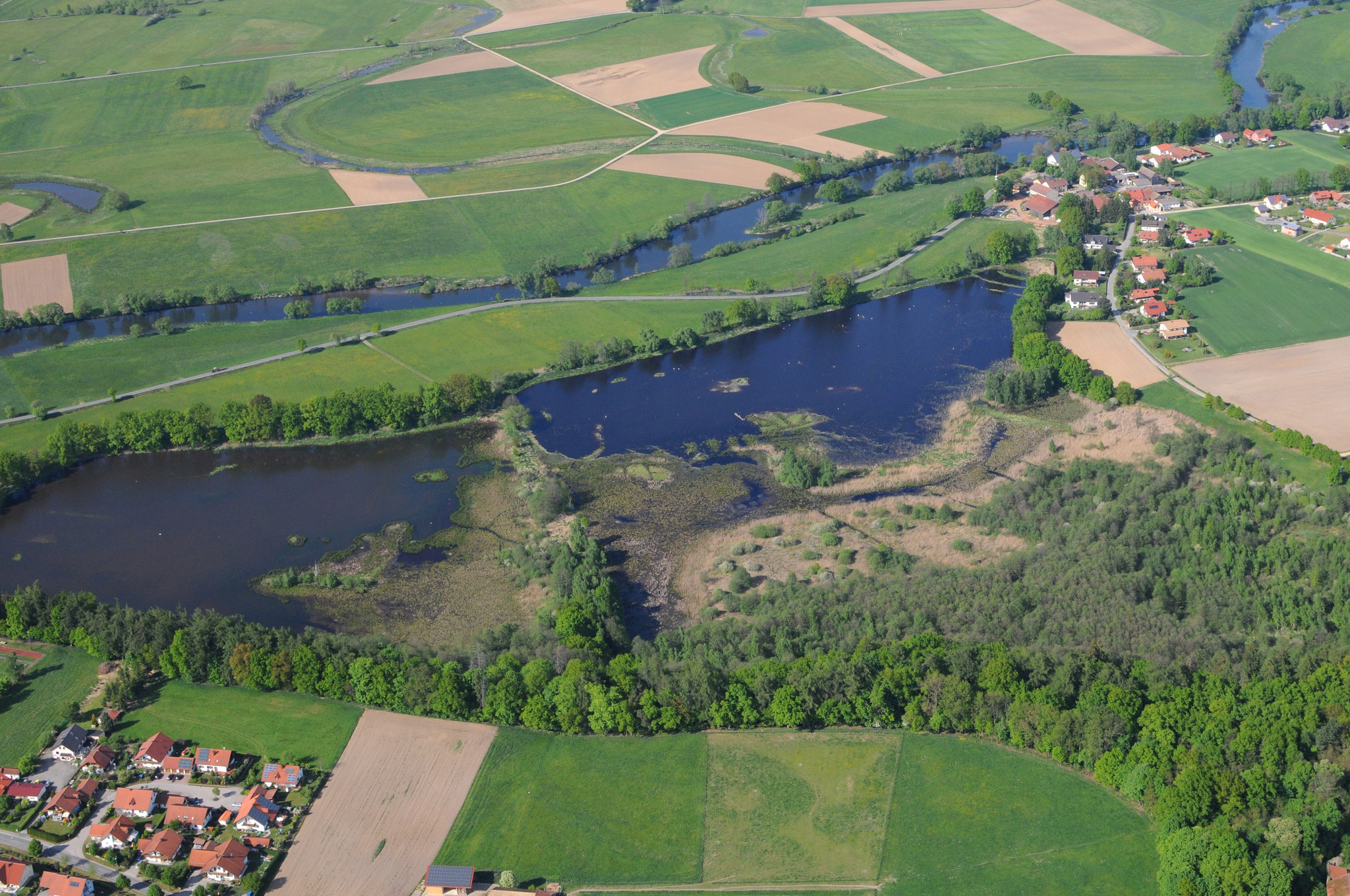 Luftbild von Letten- und Angerweiher mit Parkwald, Foto: Peter Zach