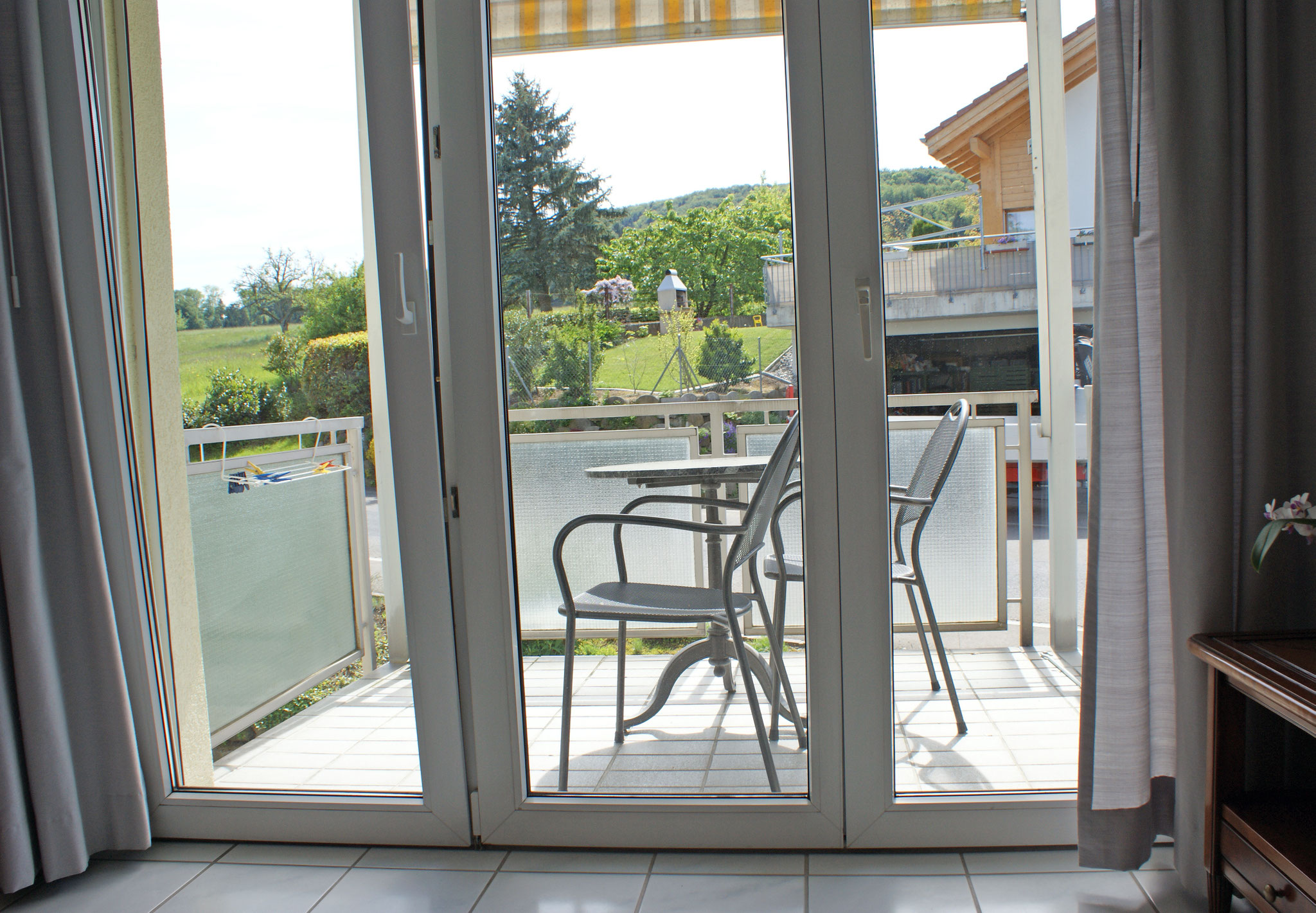 jedes Zimmer mit Balkon oder Sitzplatz