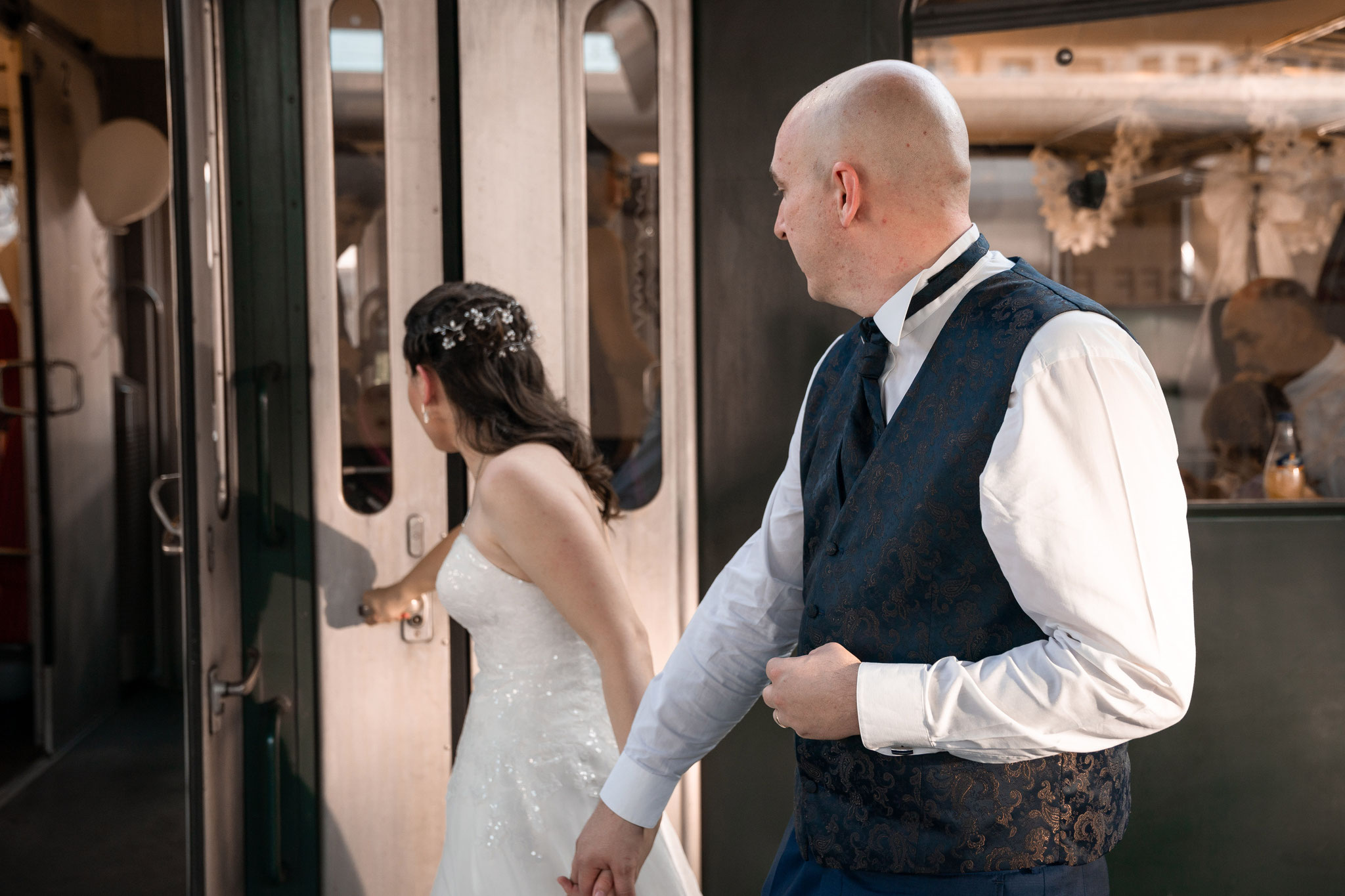 Hochzeit im historischen Zug