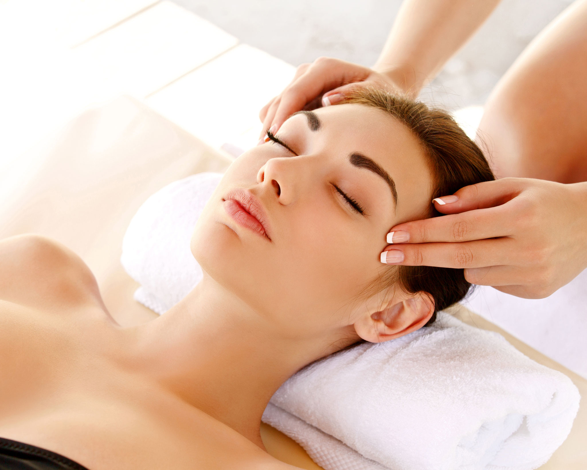 kosmetikbedarf Wimpernlifting Gesichtsbehandlung Antiaging needling GreenPeel Microdermabrasion LPG Endermologie Akne Gesichtsbehandlung Sofrischweiz Aknebehandlung Fusspflege Farblichttherapie kosmetik Gesichtsbehandlung Aknebehandlung Akne LPG Lymphomat