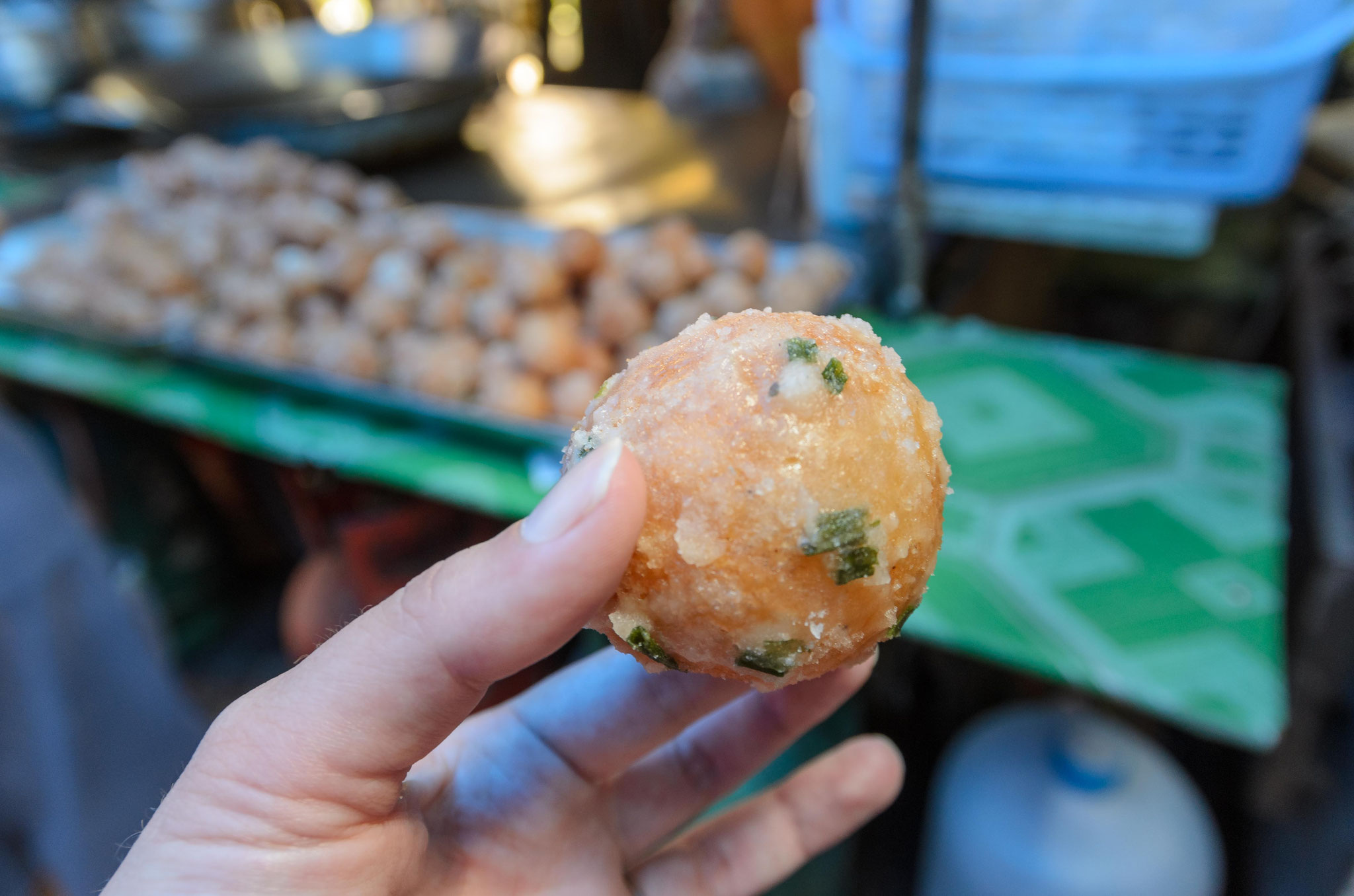 Donuts, mit einer gekochten Bohne als Füllung - sehr lecker!