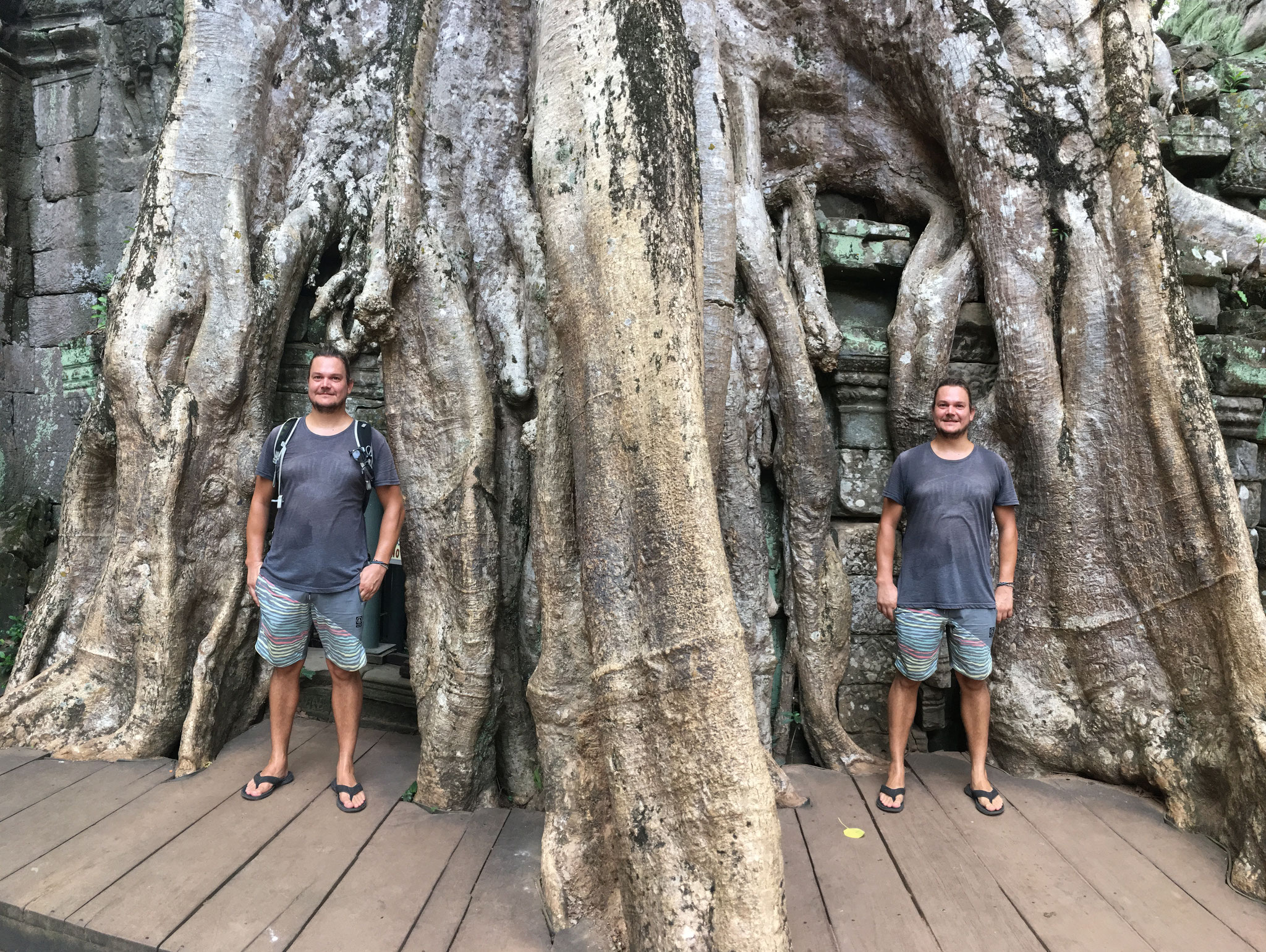 ...und sich von einem Asiaten zeigen kann, wie man mittels Panoramafunktion lustige Fotos machen kann