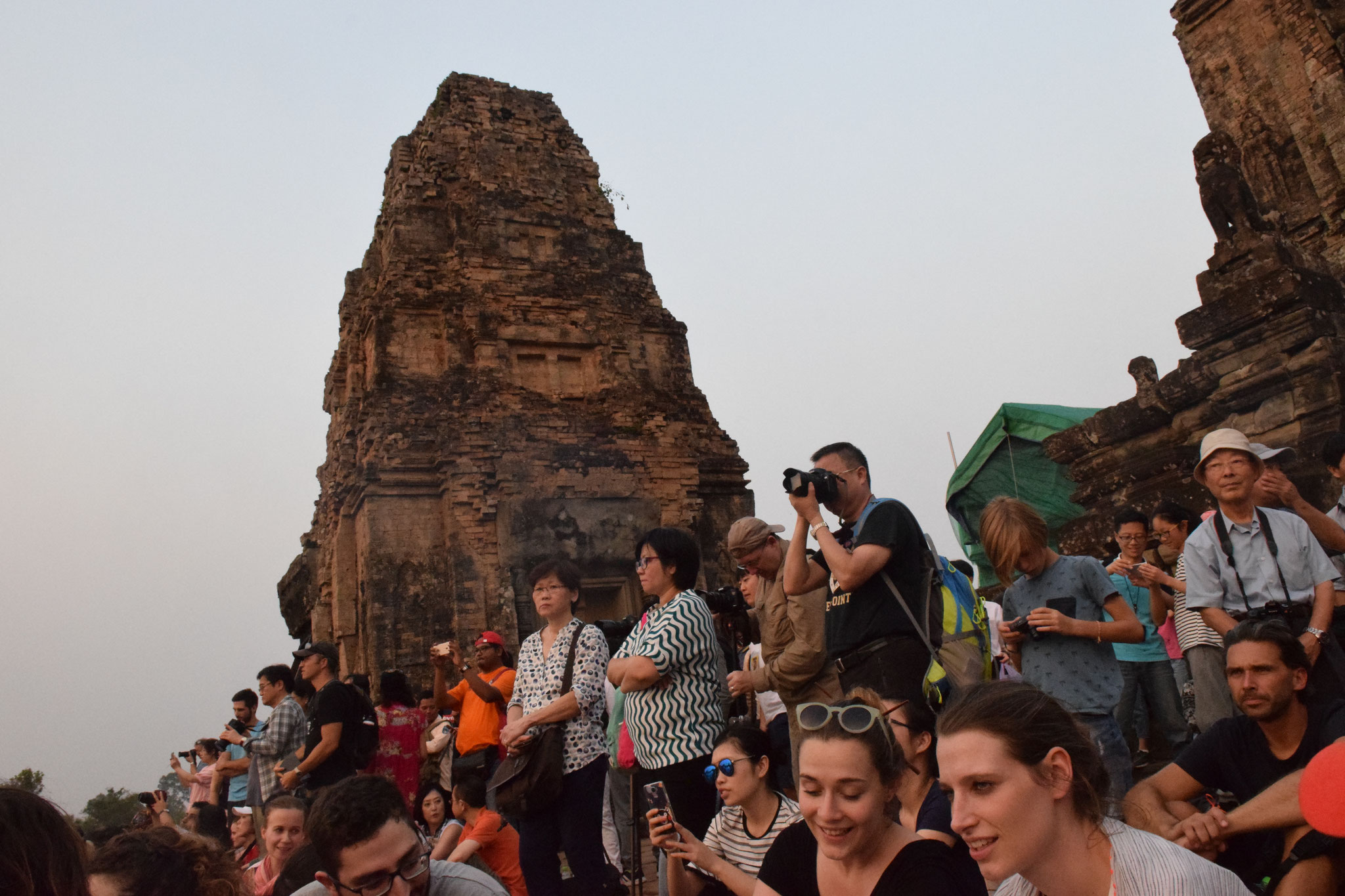 er waren meer gegadigden om de zonsondergang te zien vanaf Pre Rup