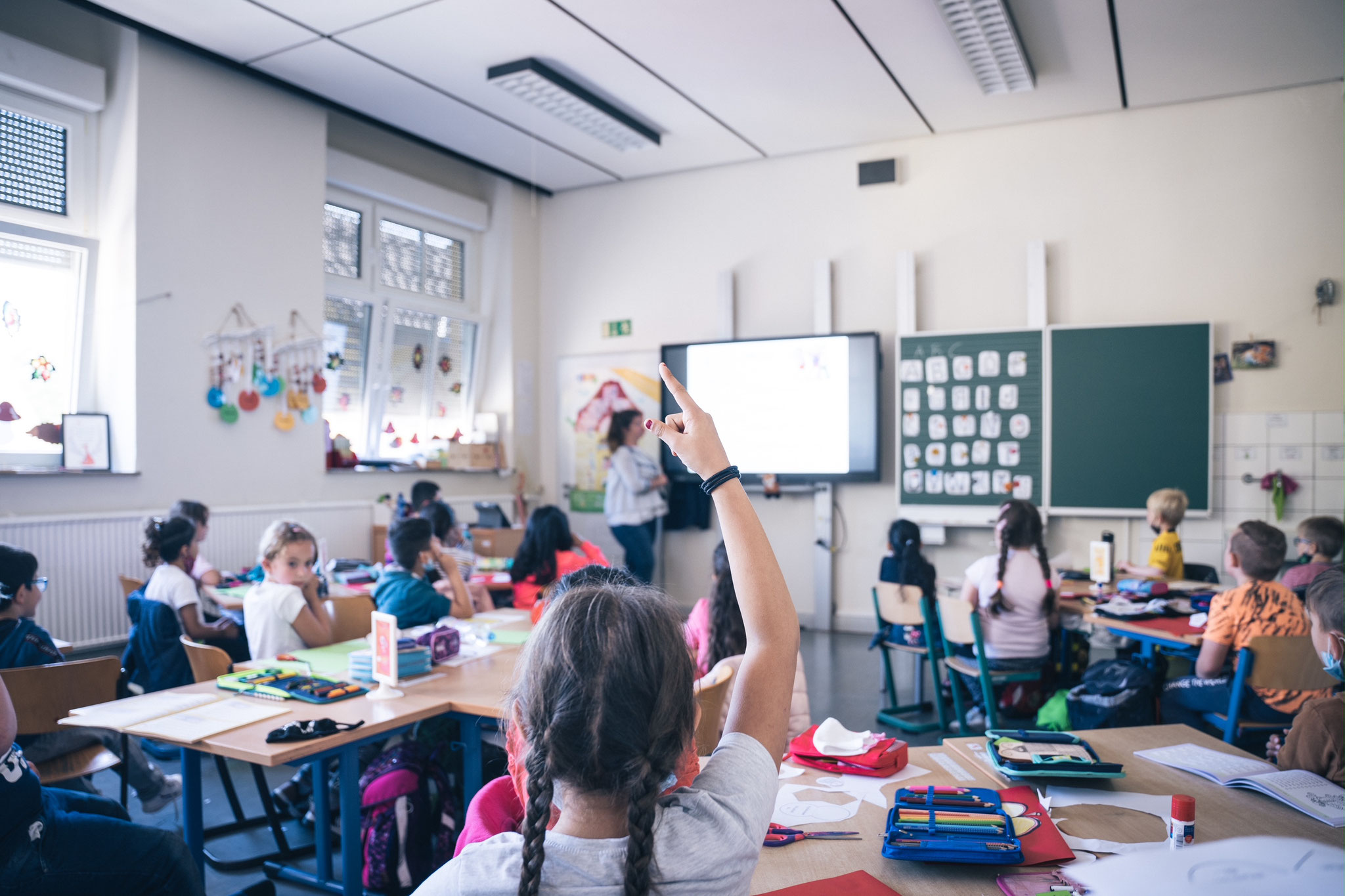 Klassenraum mit Smartboard