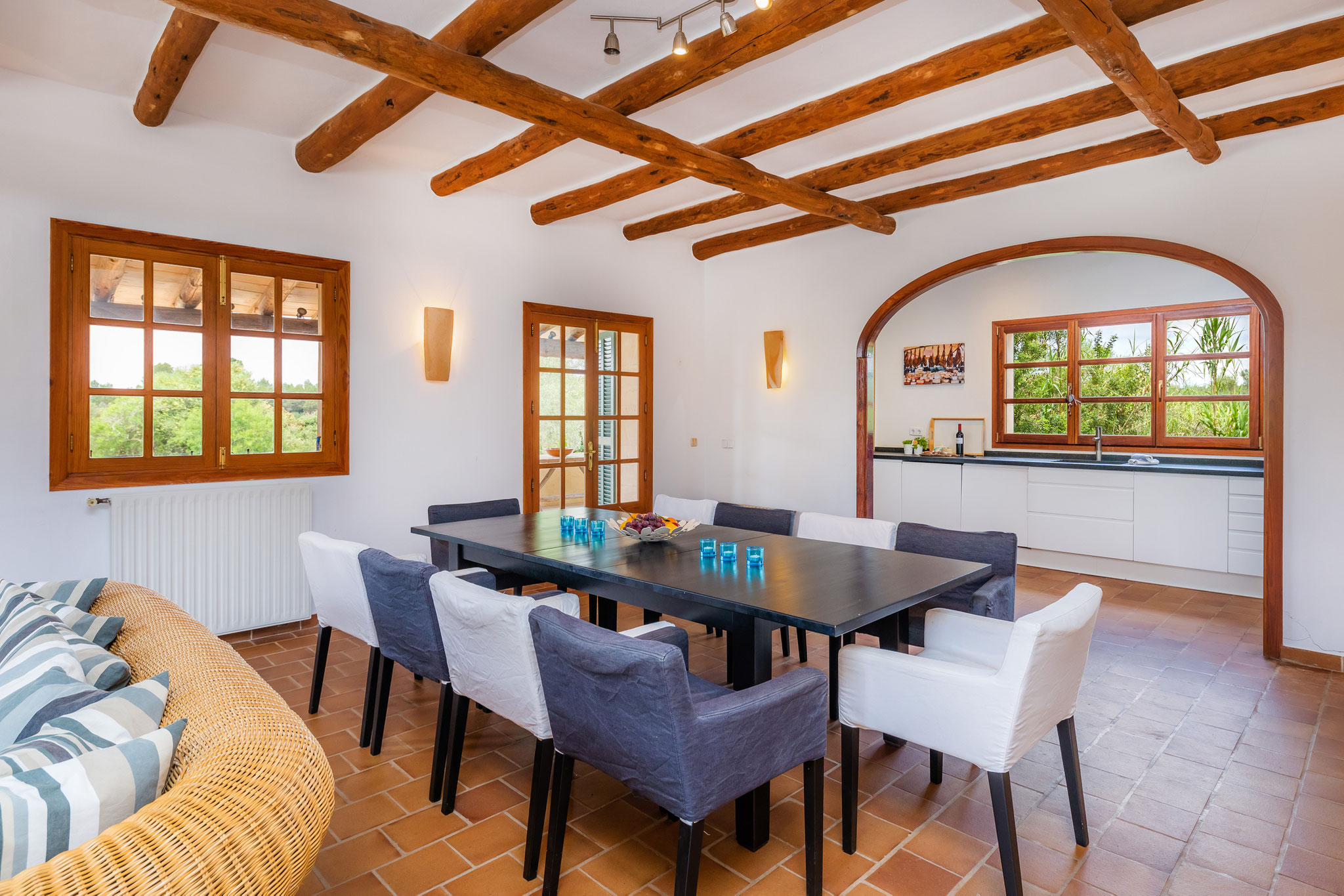 dining area with access to the terrace