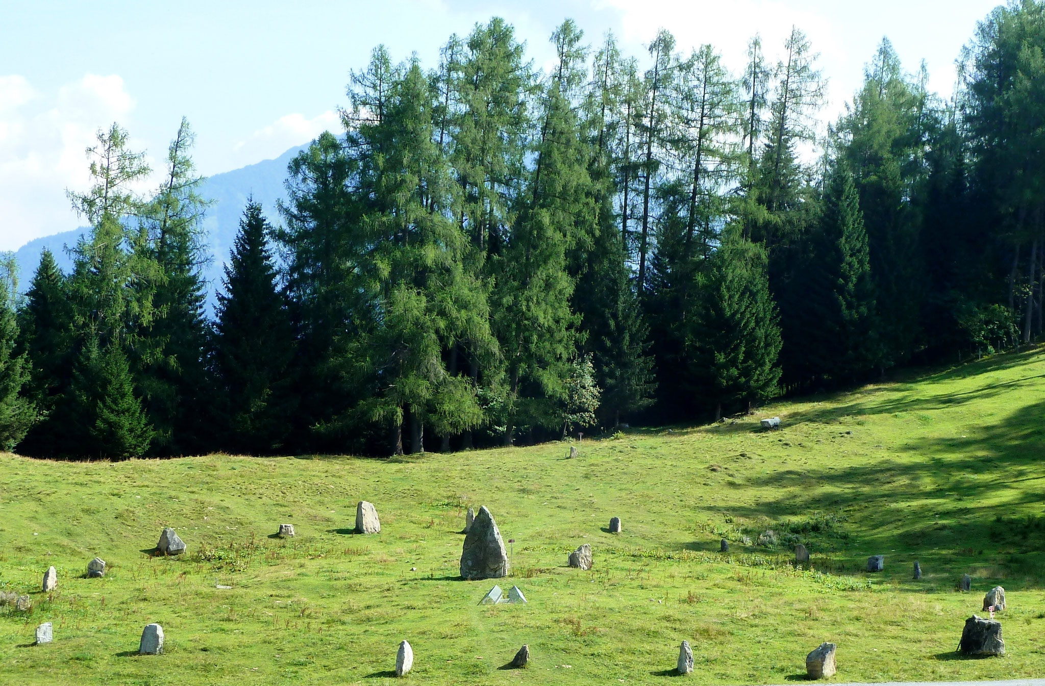 Der „Steinkreis-Fake“ im Montafon: ein Ort zwischen Mythos, Tourismus und dunklen Fragen.