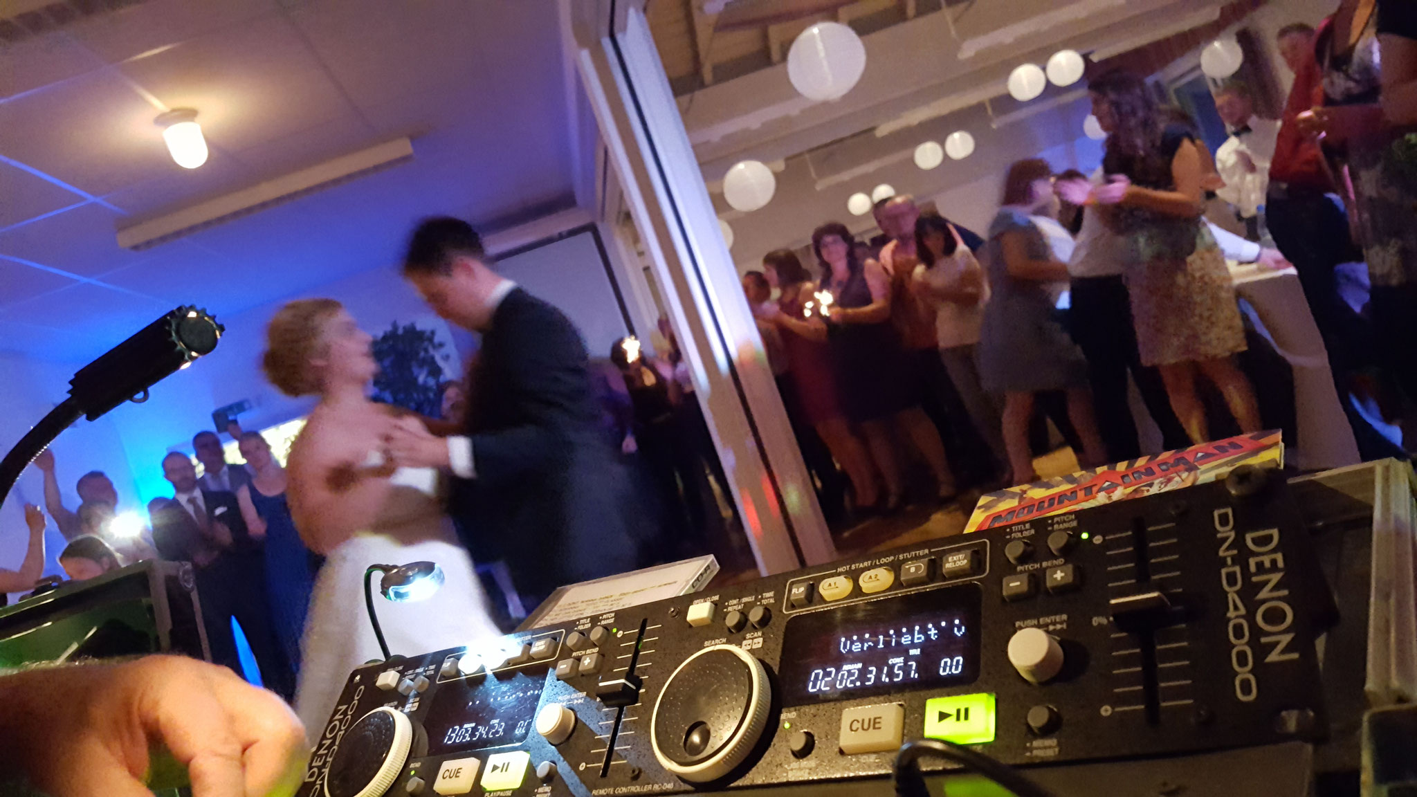 Hochzeitstanz, noch mit alter Technik