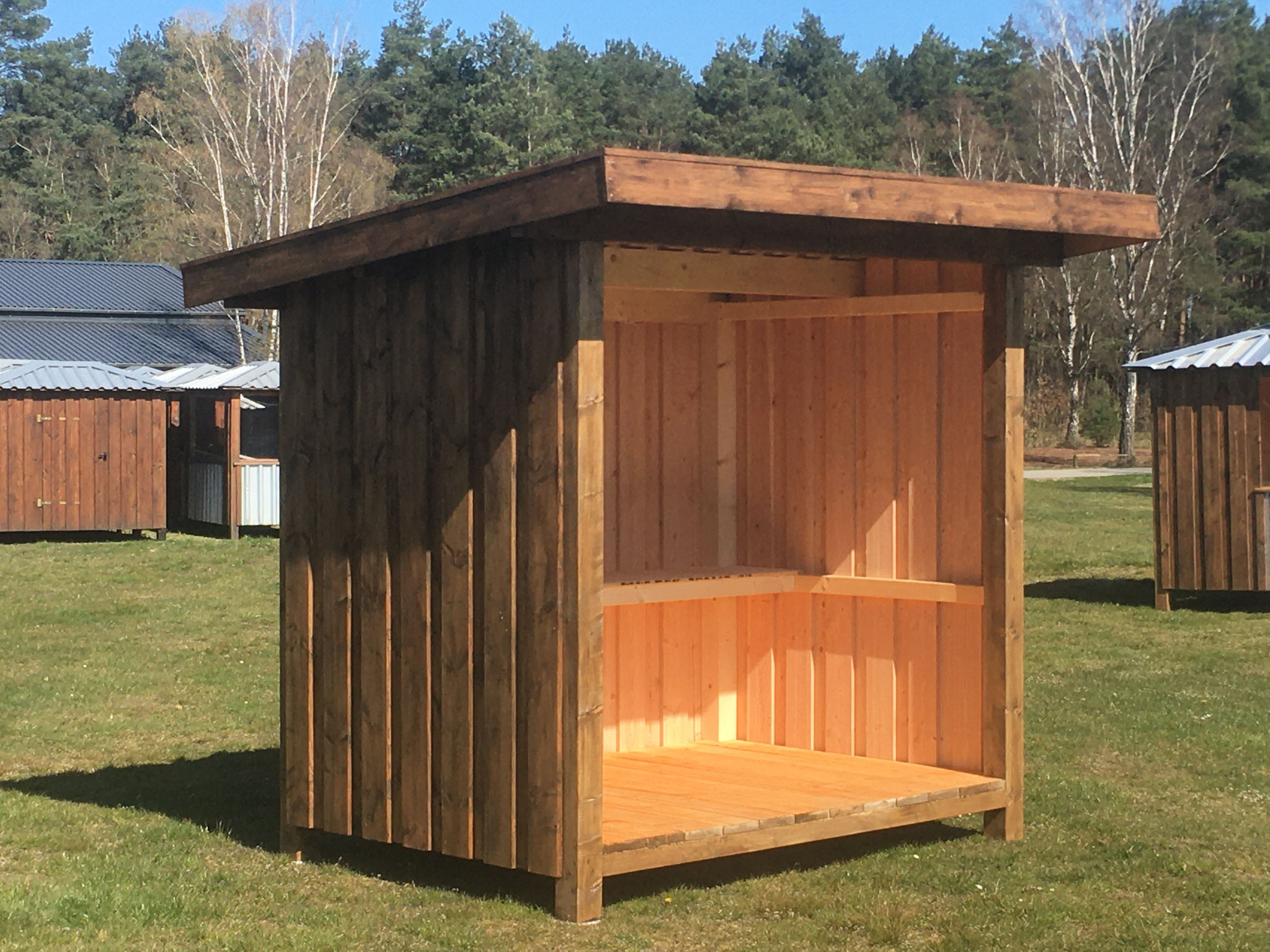 Unterstand ab 1800€ (ca240cm x 180cm)