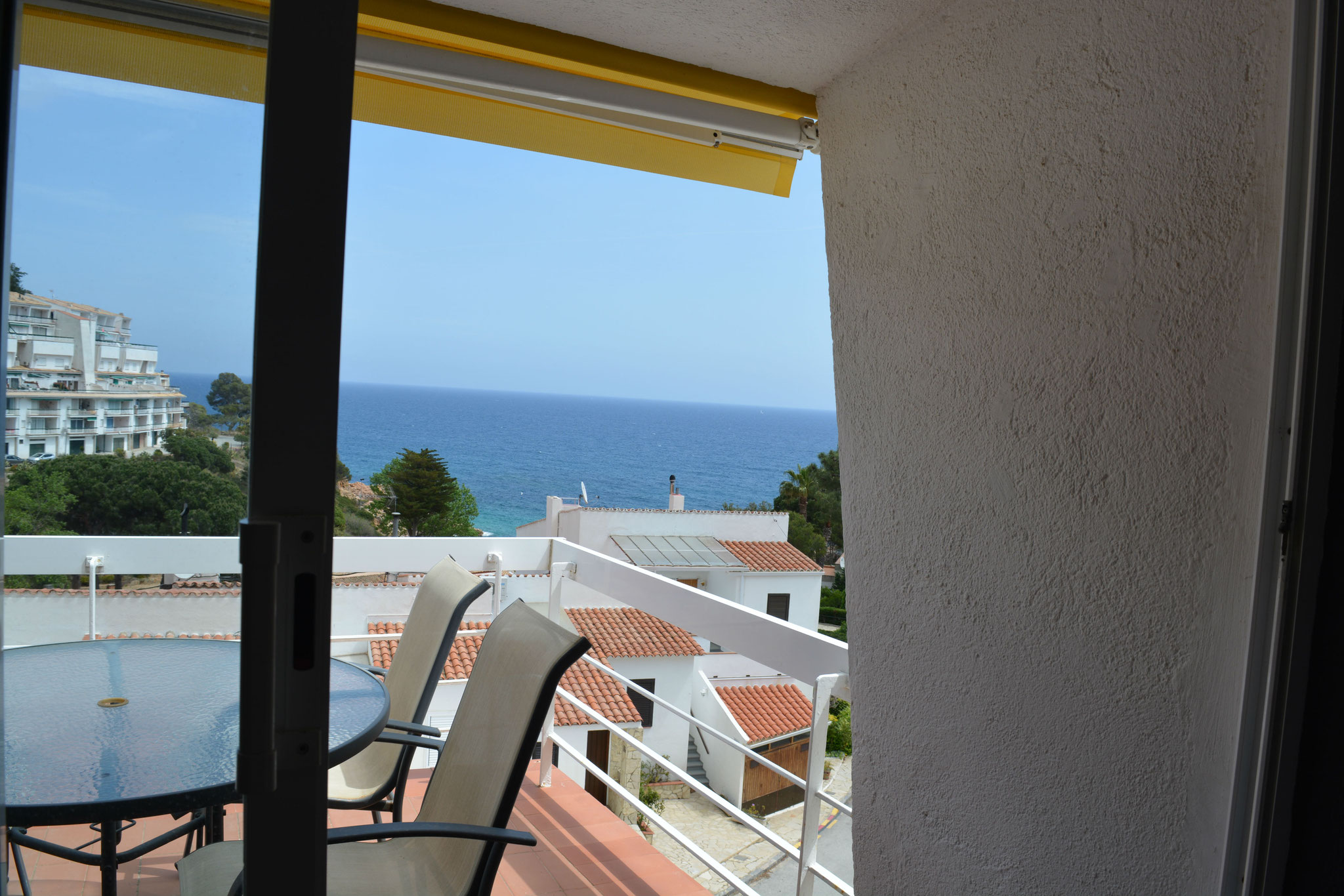 Terrace with sea views