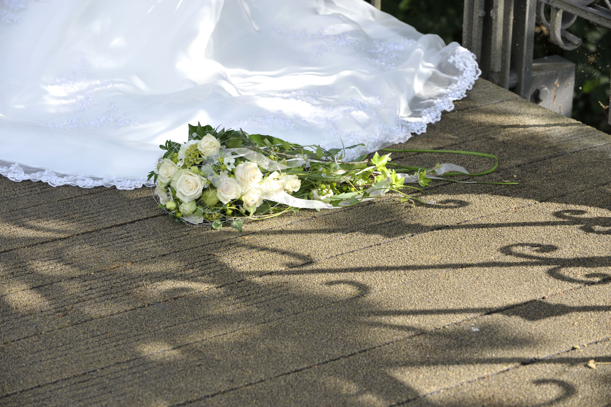 Schattenspiel mit Brautkleid - Hochzeitsfotograf Bad Salzuflen