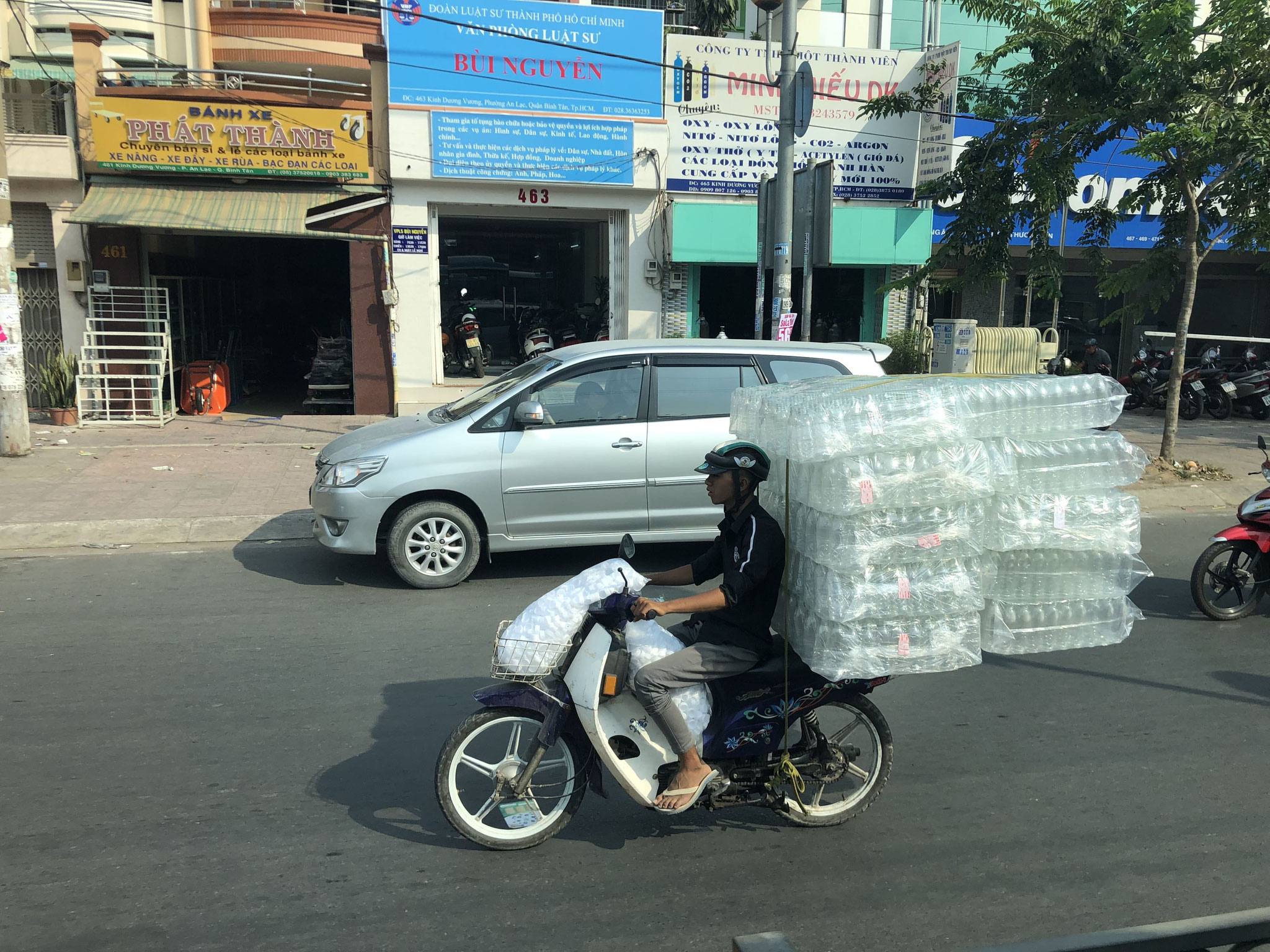 normaler Strassenverkehr in Vietnam @ tiegel-reisen.de