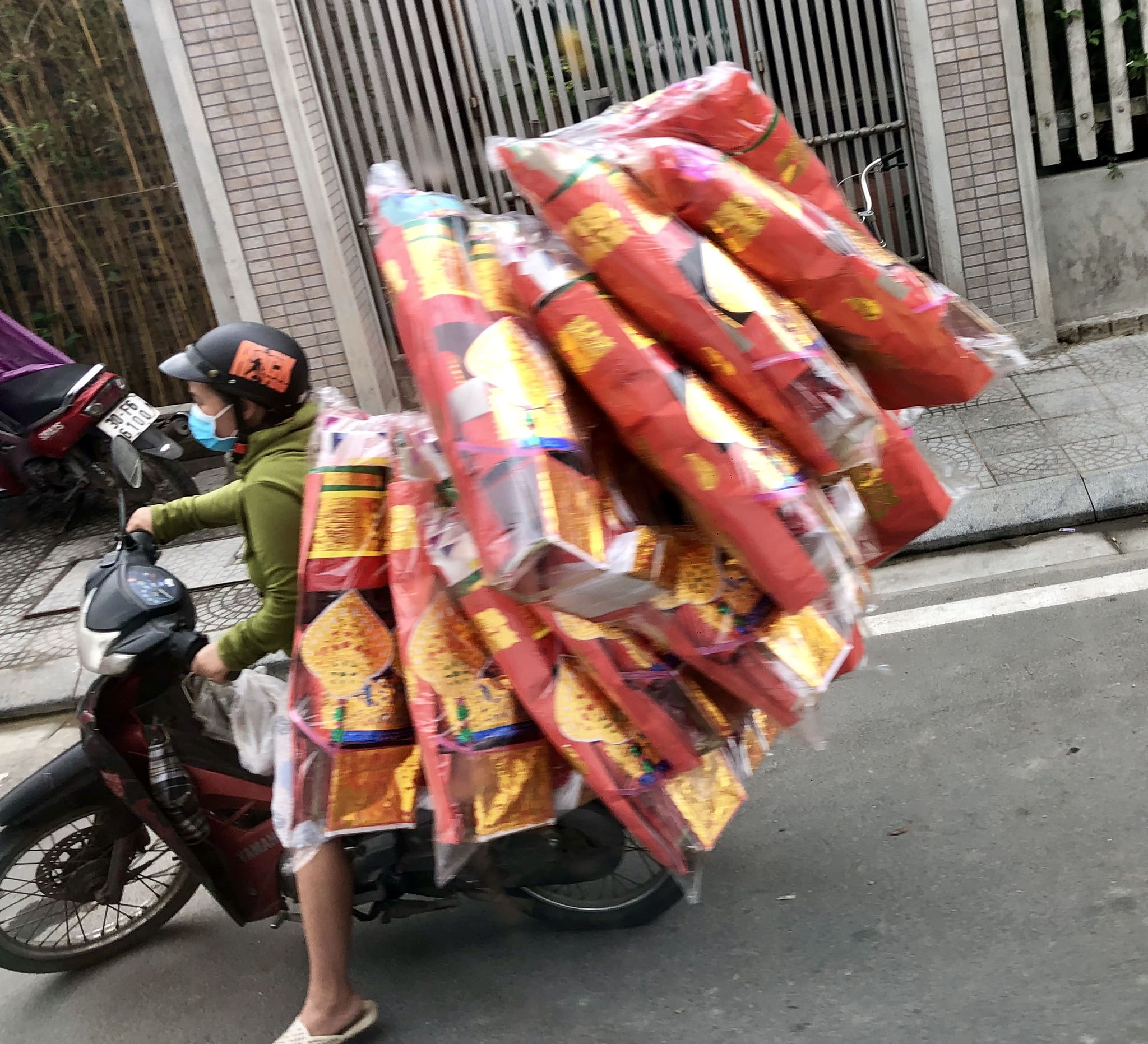 normaler Strassenverkehr in Vietnam @ tiegel-reisen.de
