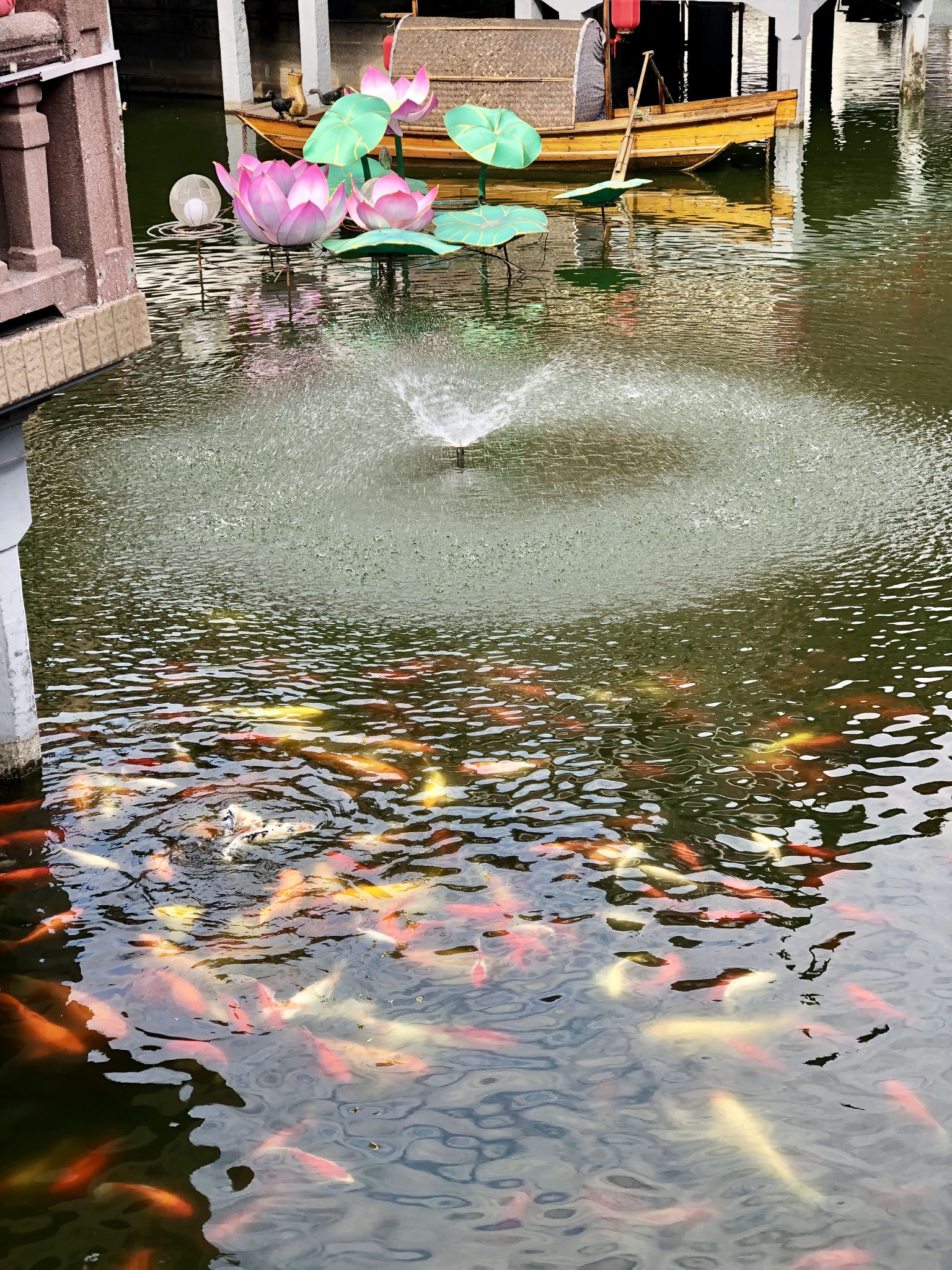 Mid-Lake Pavillon Teahouse @ tiegel-reisen.de