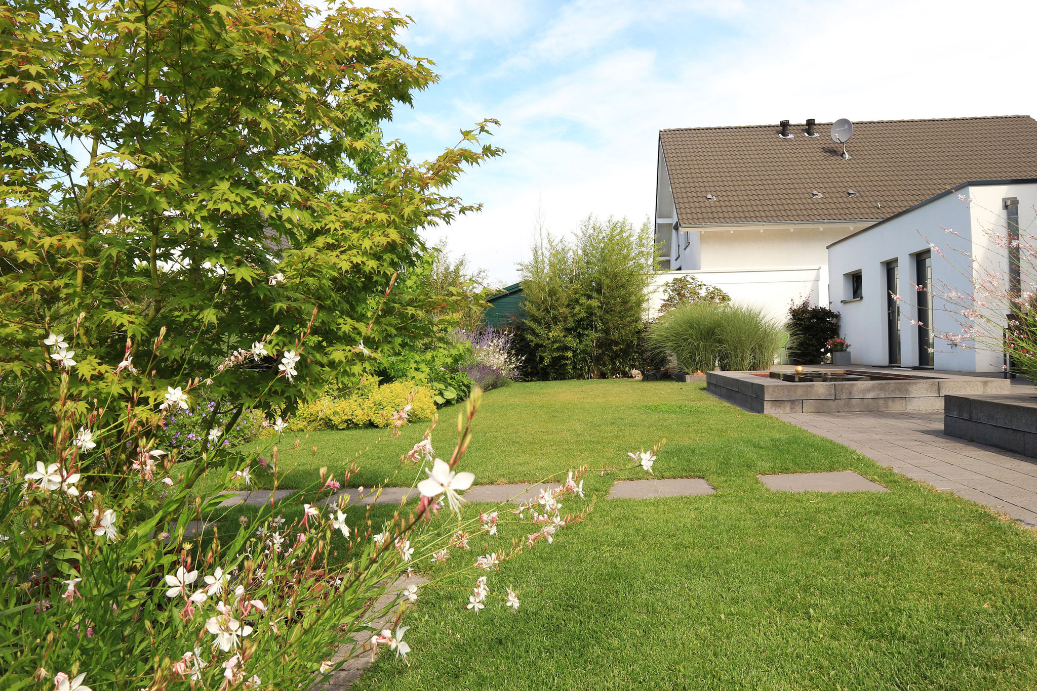 Geradlinige Gartenarchitektur Pia Konrad