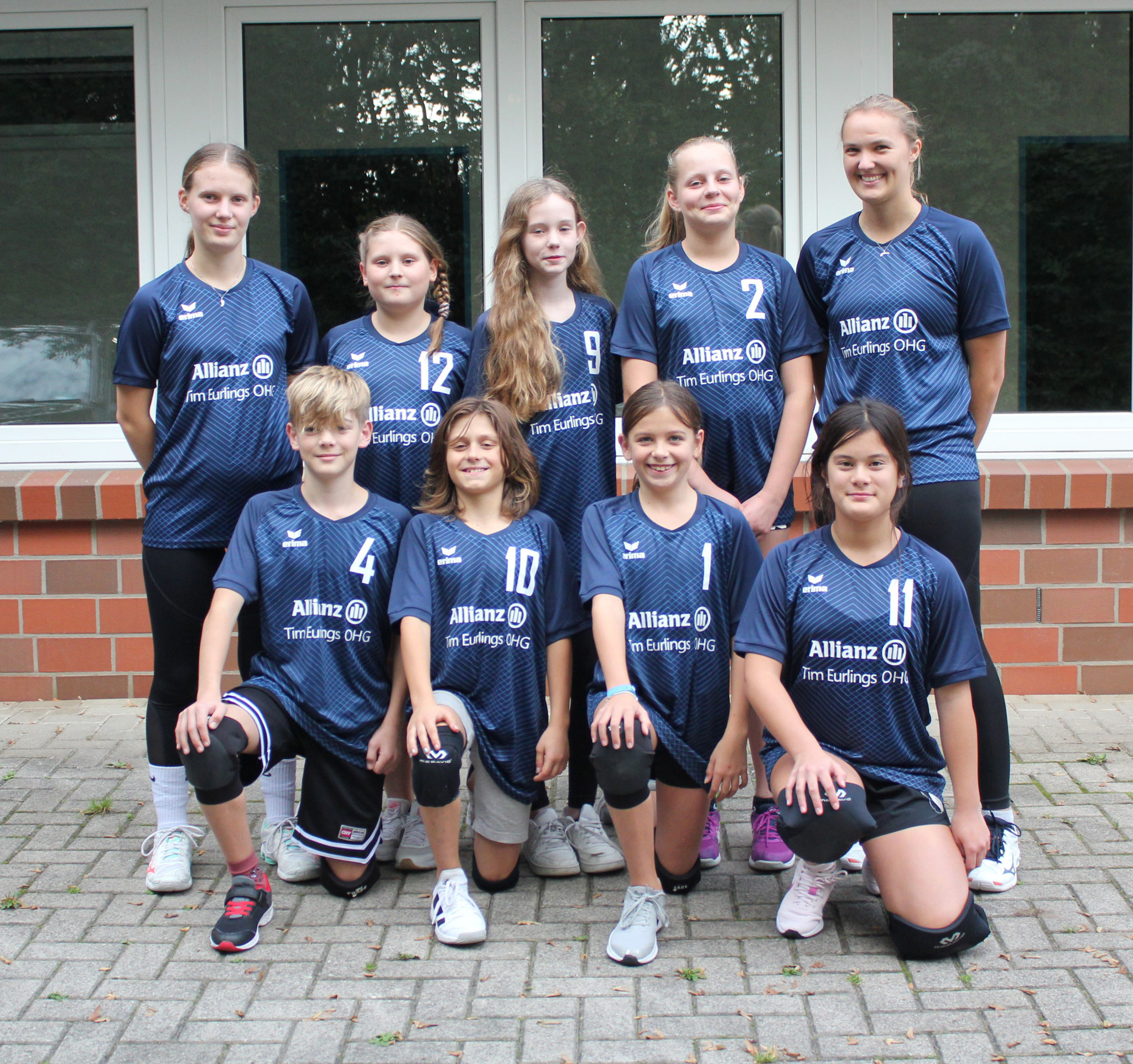 U14 - neue Trikots gesponsort von der Allianz