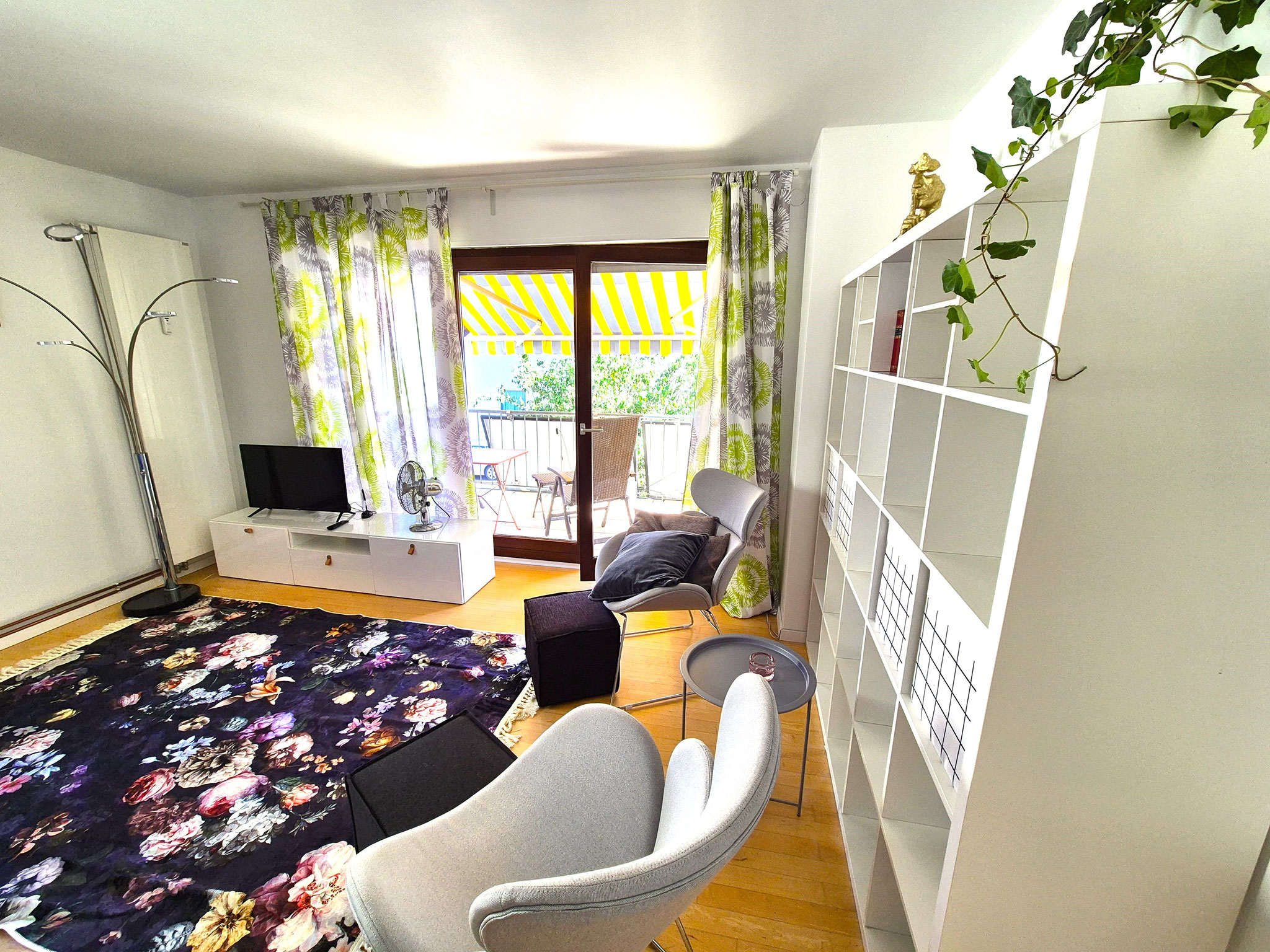 Wohnzimmer Wohnen auf Zeit Moguntia I Mainz Drais