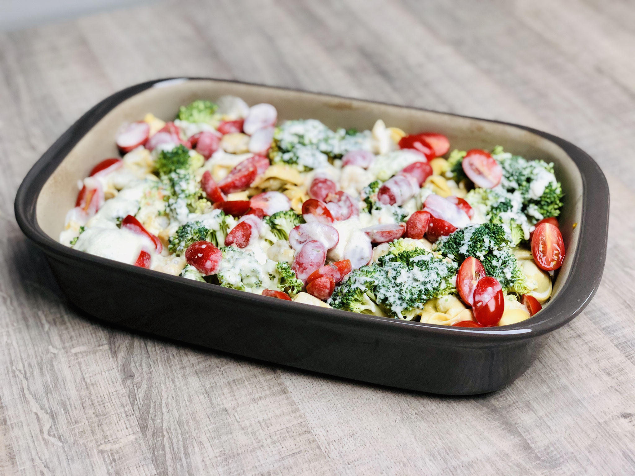 Entweder du bereitest es im Grundset von Pampered Chef zu oder du benutzt die Ofenhexe mit dem Zauberstein als Deckel für dieses Gericht